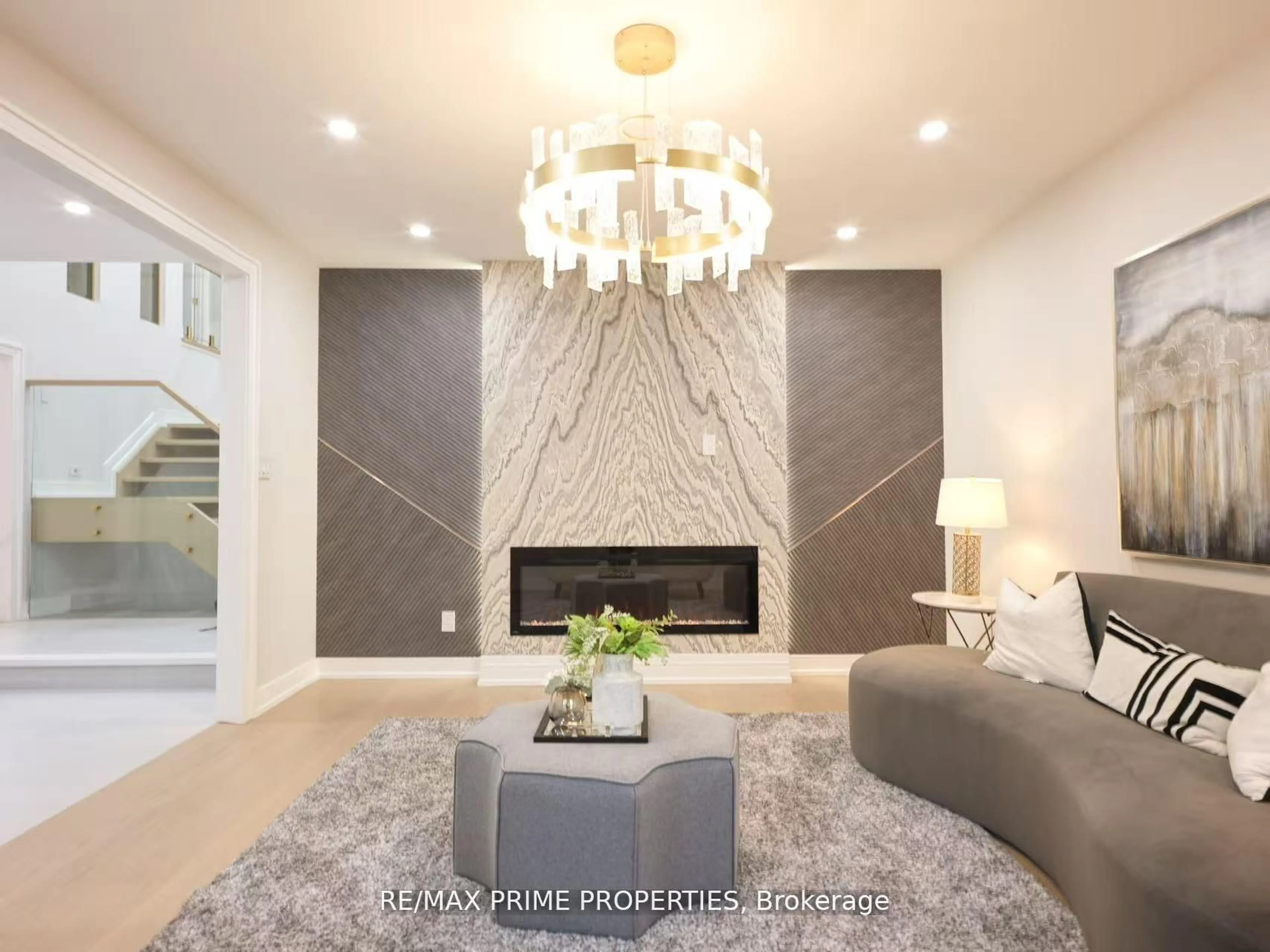 Living room with furniture, unknown for 137 Old Surrey Lane, Richmond Hill Ontario L4C 6R9