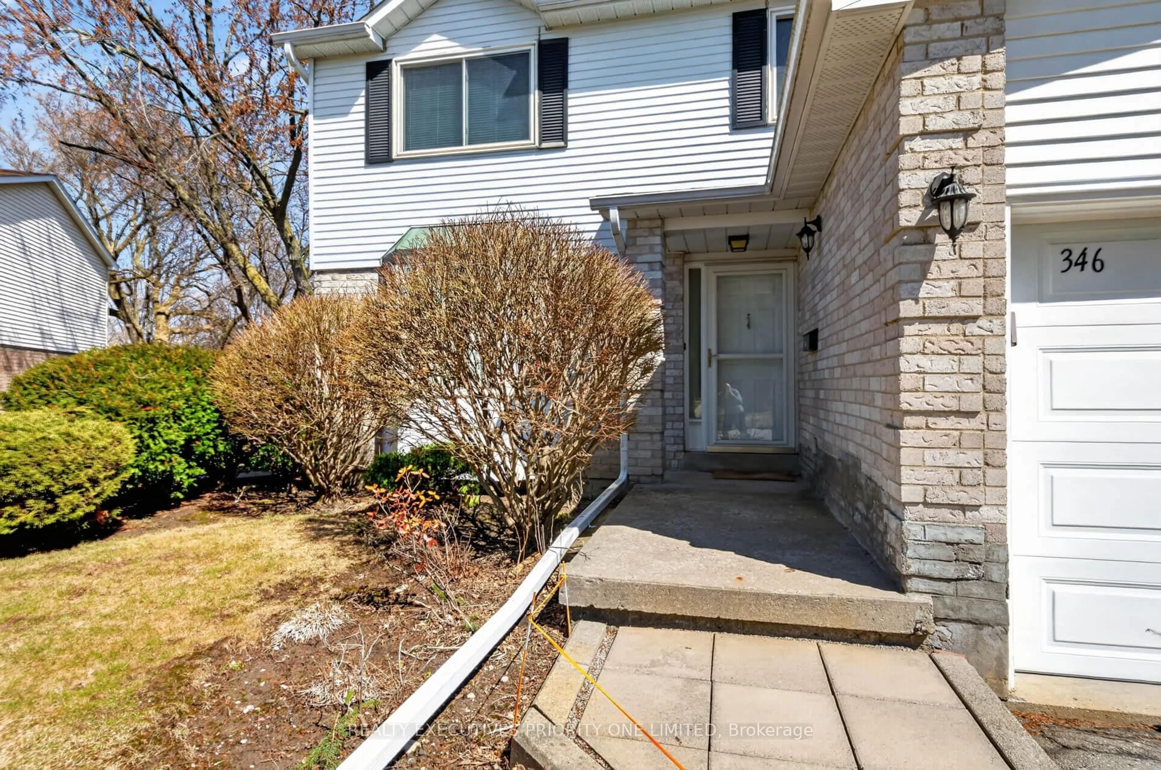 Unknown for 346 Darlington Cres, Newmarket Ontario L3Y 6N4