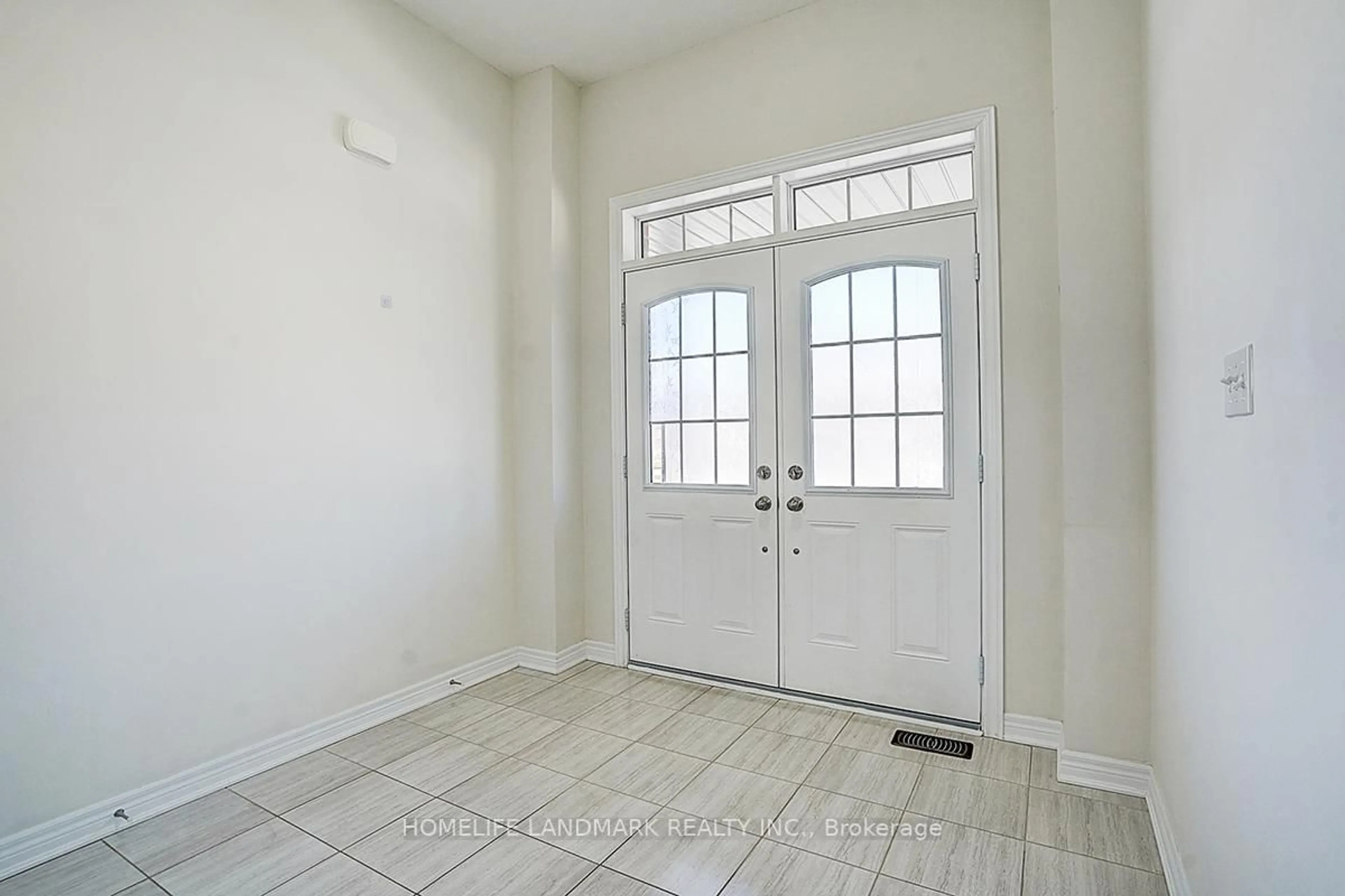 Indoor entryway for 5 Reddington Rd, Markham Ontario L3S 0E2