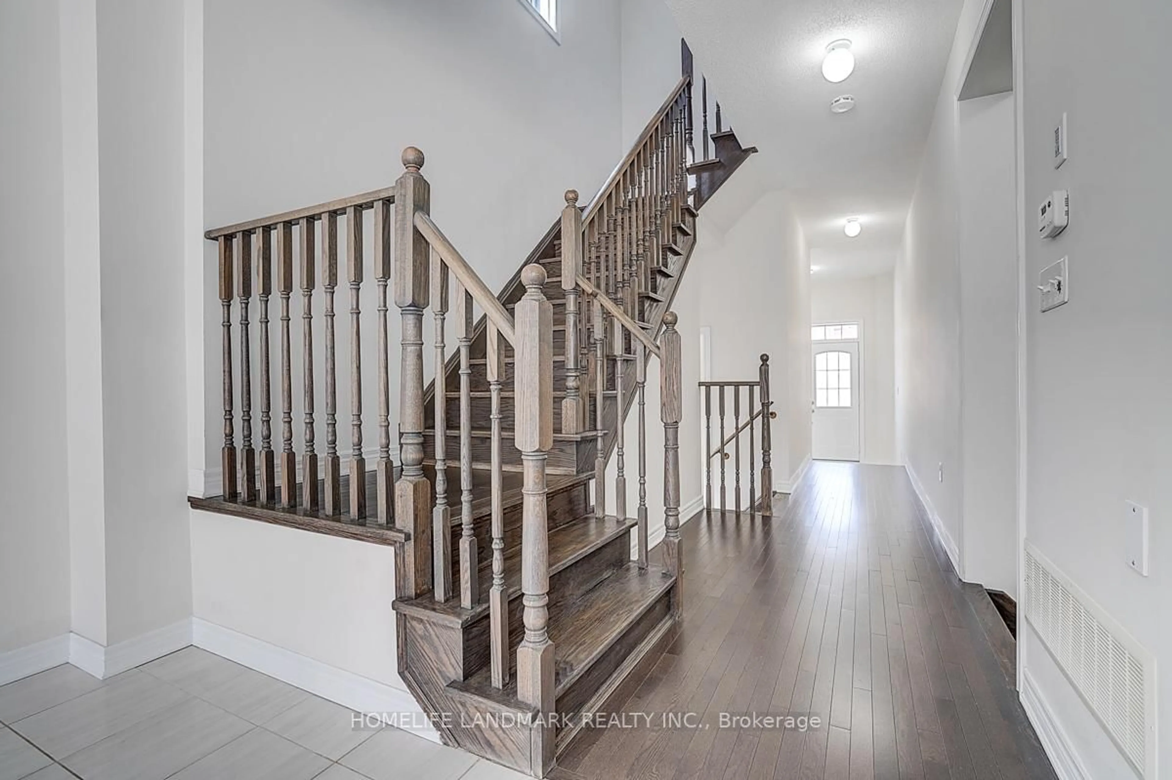 Stairs for 5 Reddington Rd, Markham Ontario L3S 0E2
