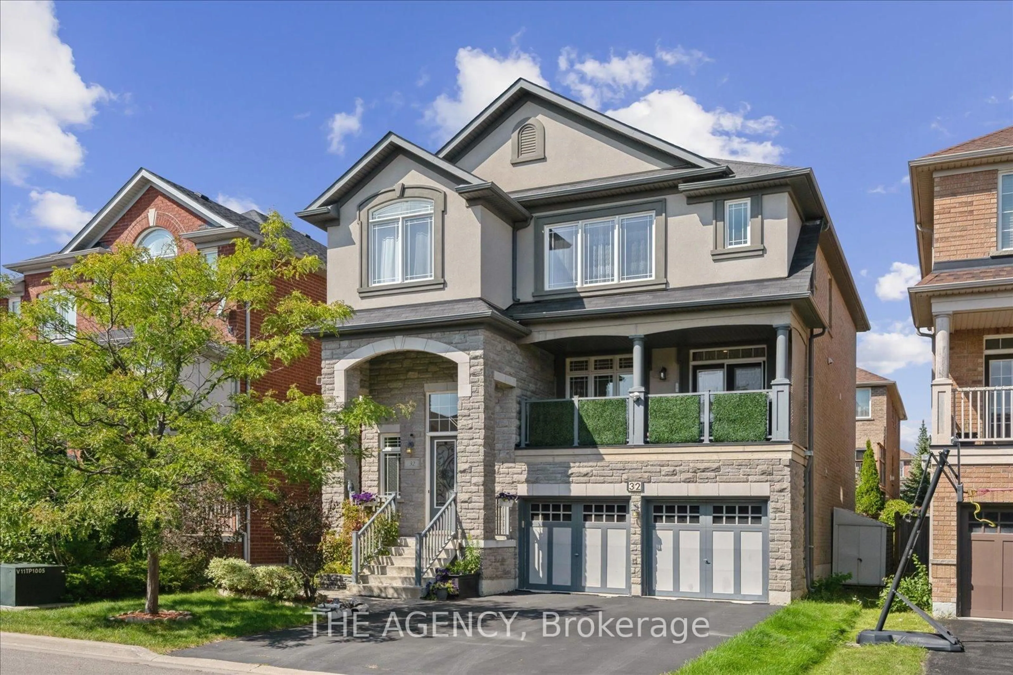 Home with brick exterior material, street for 32 Timna Cres, Vaughan Ontario L6A 4L7