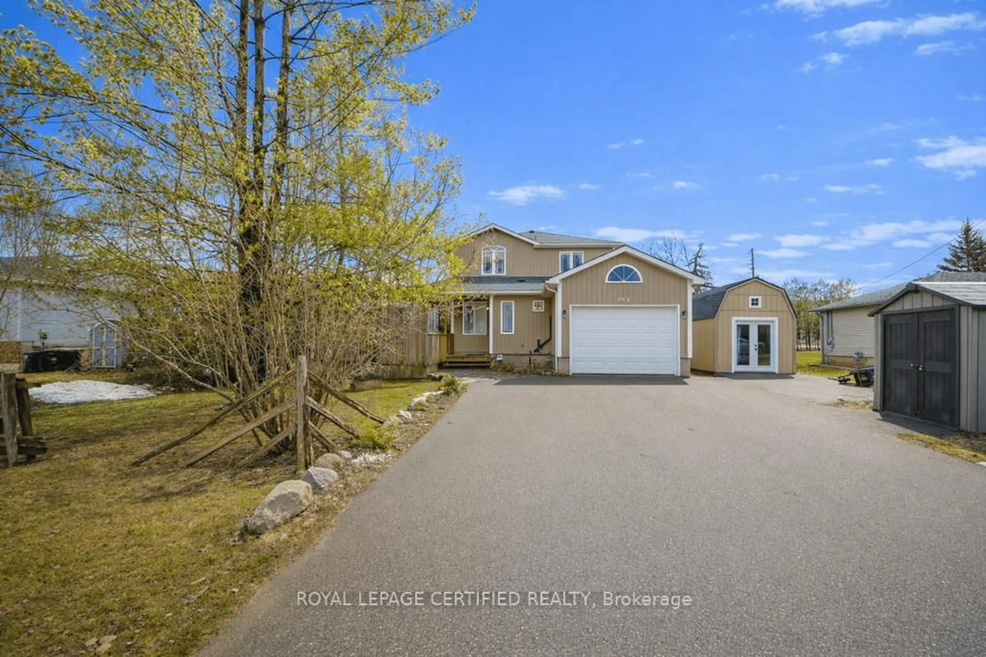 A pic from outside/outdoor area/front of a property/back of a property/a pic from drone, street for 250 Big Bay Point Rd, Innisfil Ontario L9S 2P6