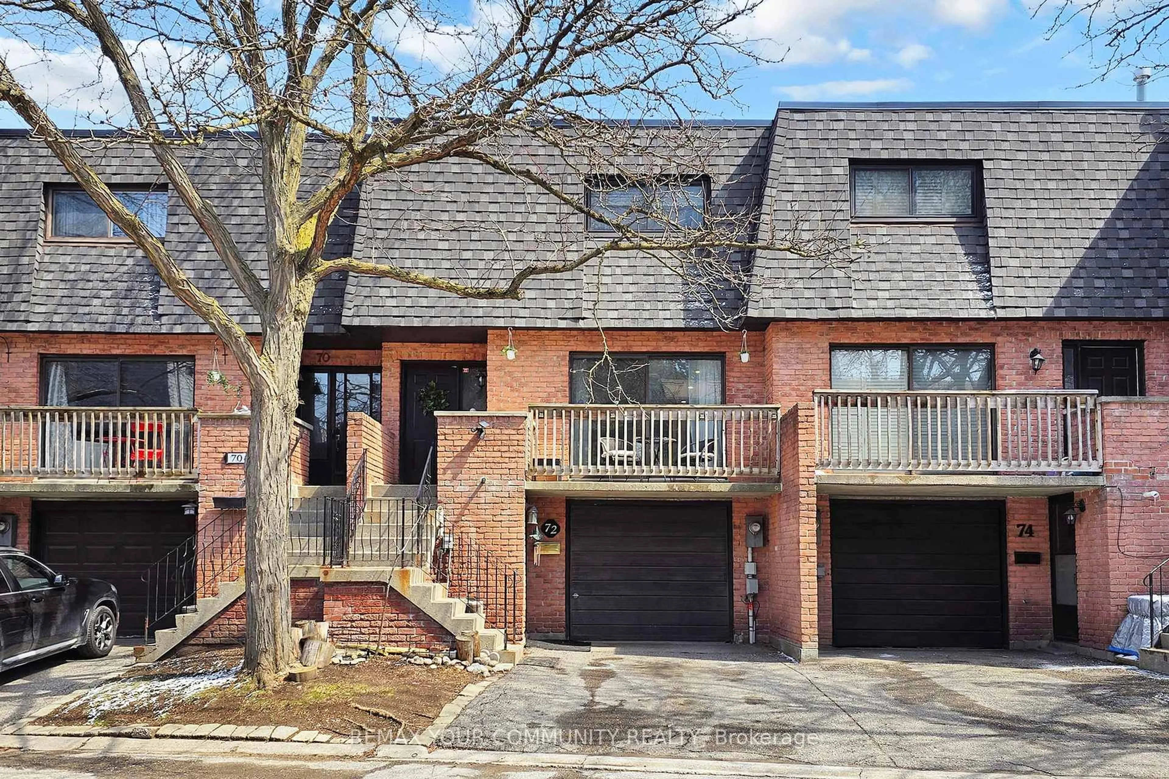 Home with brick exterior material, street for 72 Ashglen Way #16, Markham Ontario L3R 3A7