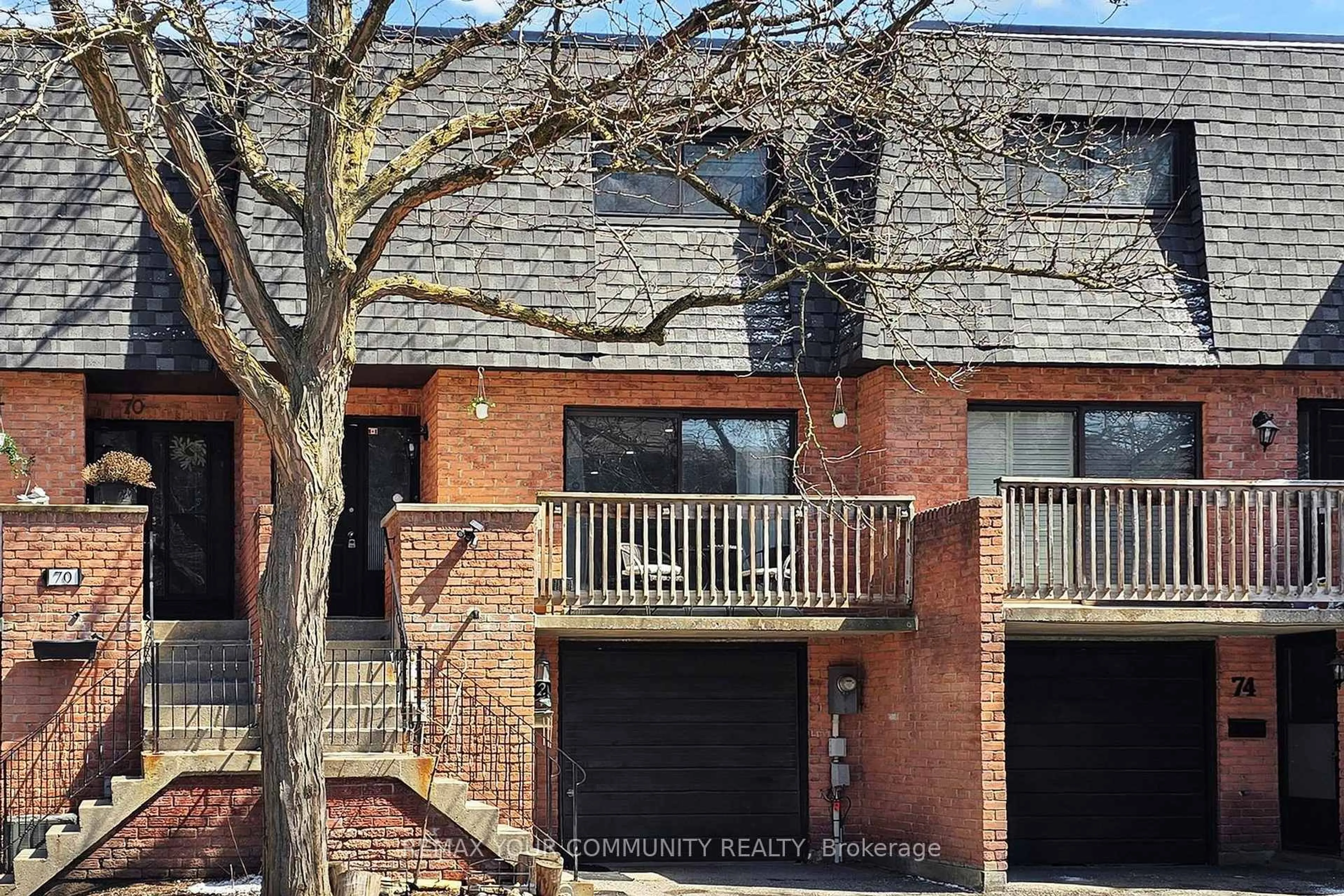 Home with brick exterior material, street for 72 Ashglen Way #16, Markham Ontario L3R 3A7