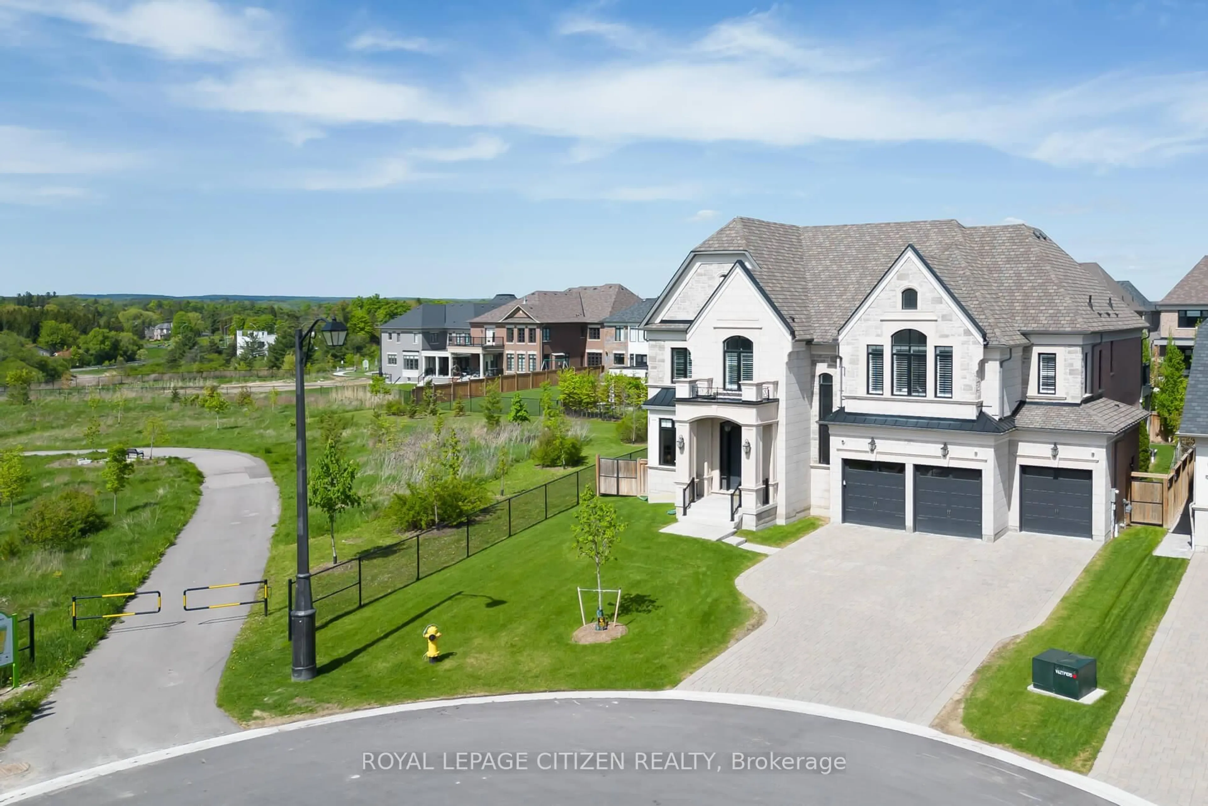 A pic from outside/outdoor area/front of a property/back of a property/a pic from drone, street for 49 Mary Natasha Crt, Vaughan Ontario L4H 4N6