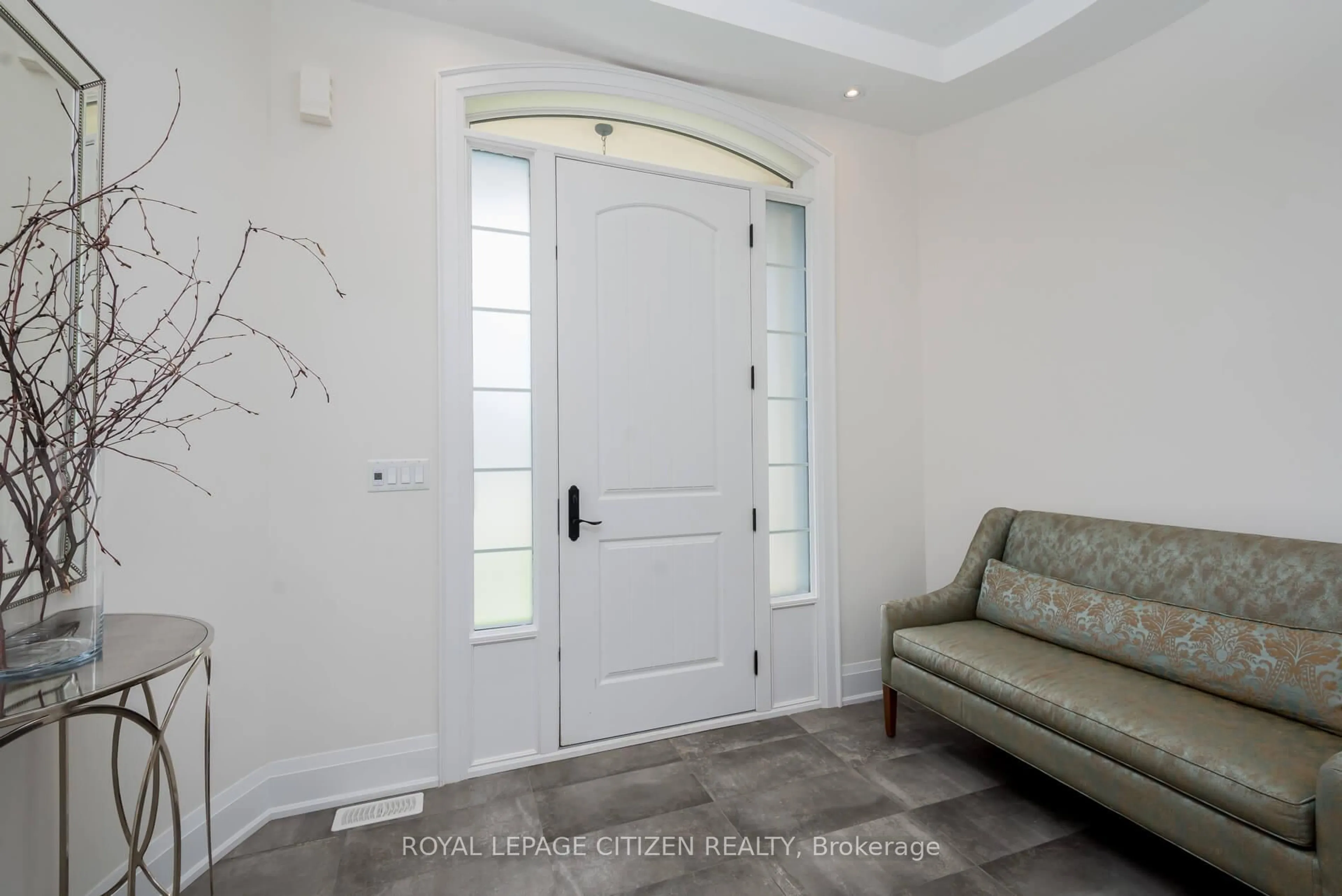 Indoor entryway for 49 Mary Natasha Crt, Vaughan Ontario L4H 4N6