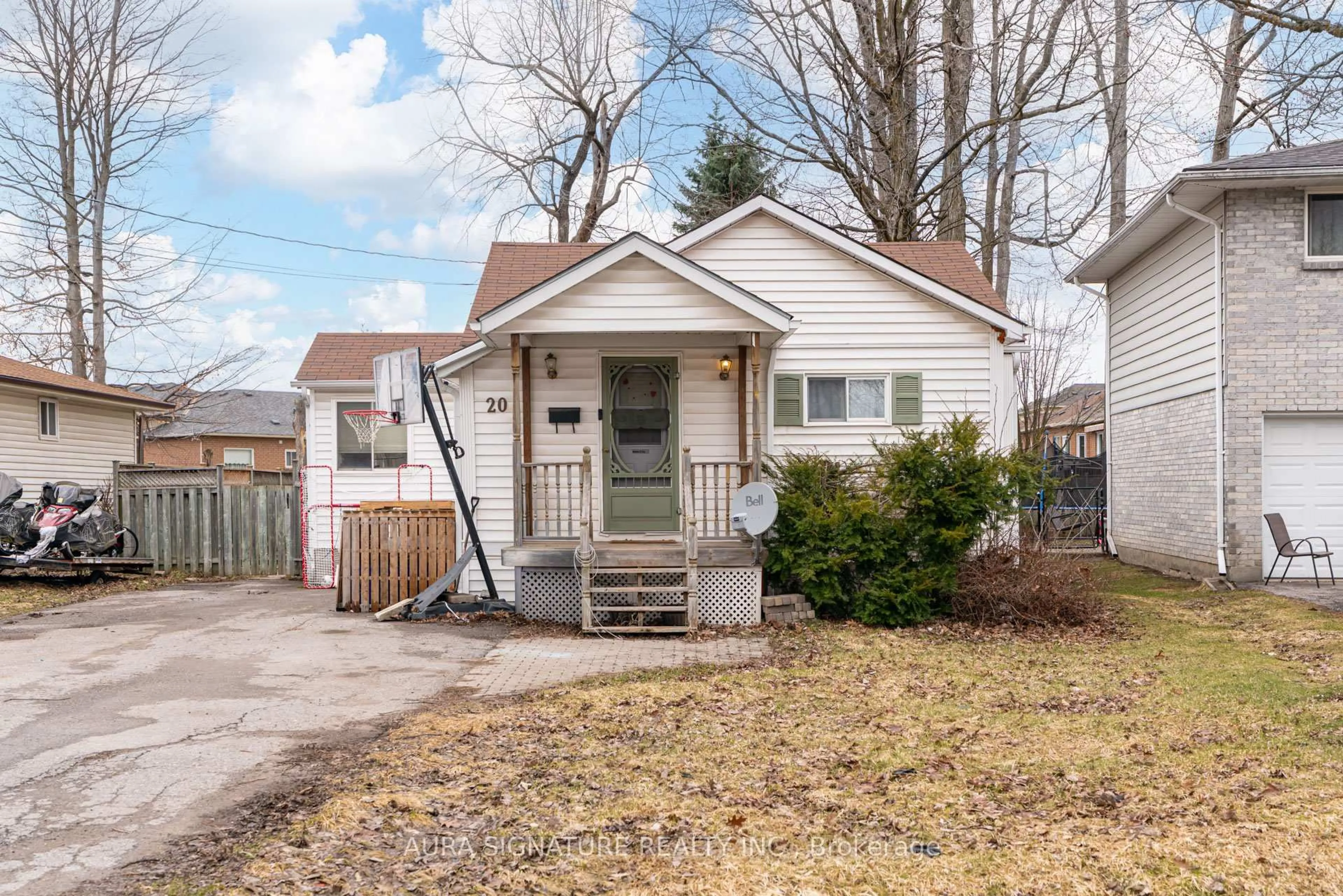 Shed for 20 Riveredge Dr, Georgina Ontario L4P 2N9
