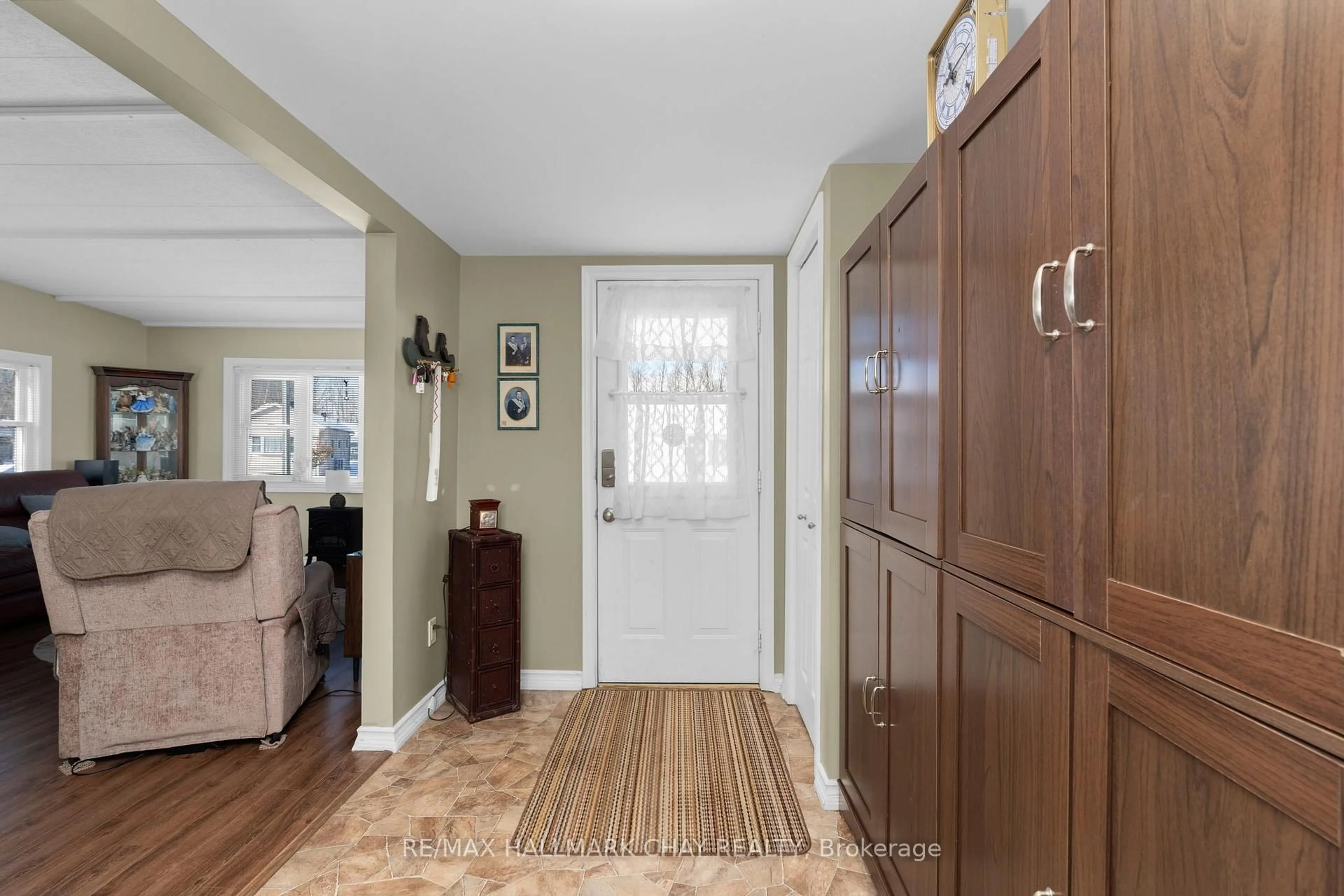 Indoor entryway for 4976 25th Sdrd #42, Essa Ontario L0L 1N0