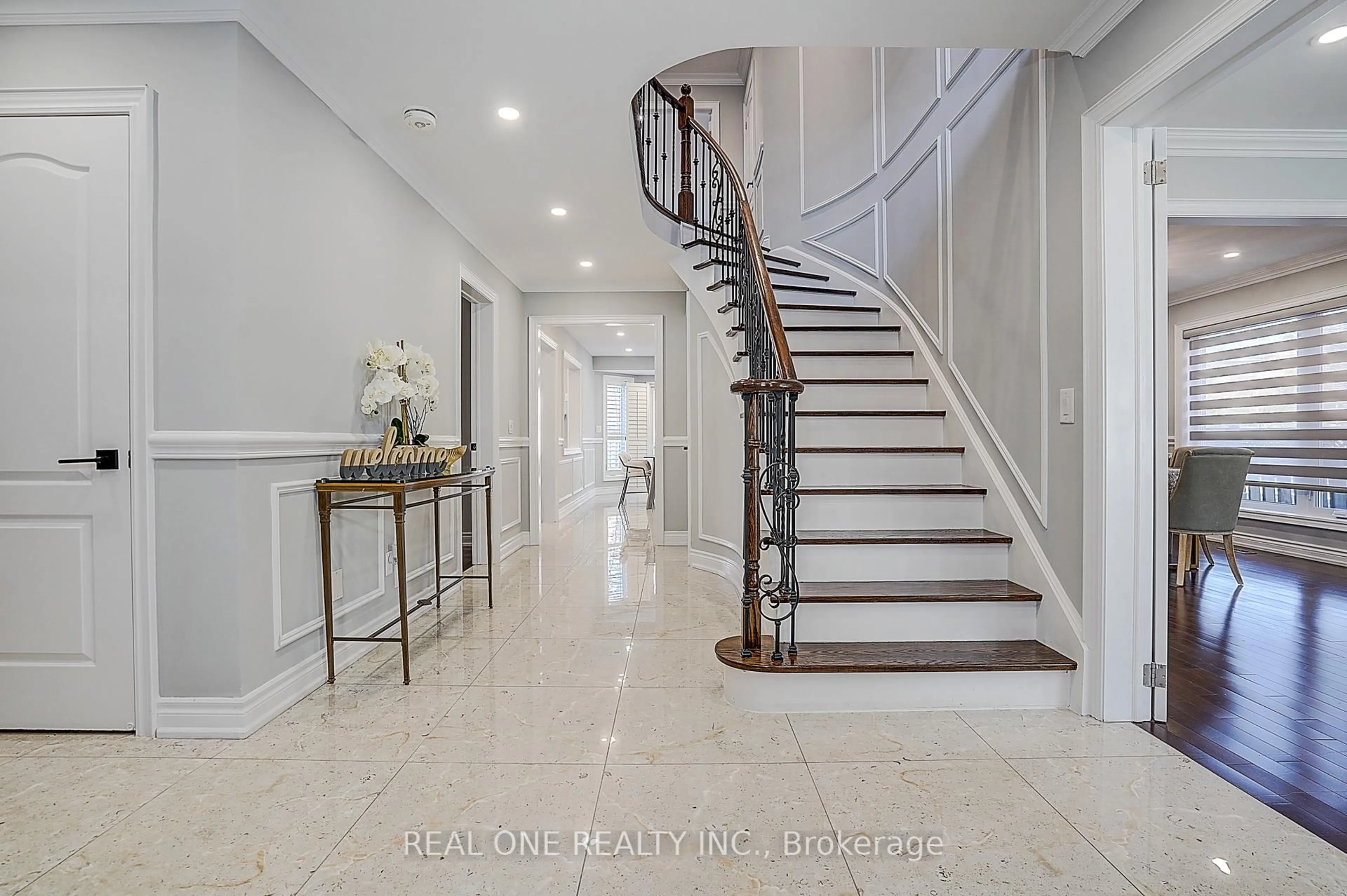 Unknown for 4 Casson Pl, Markham Ontario L3R 0G2