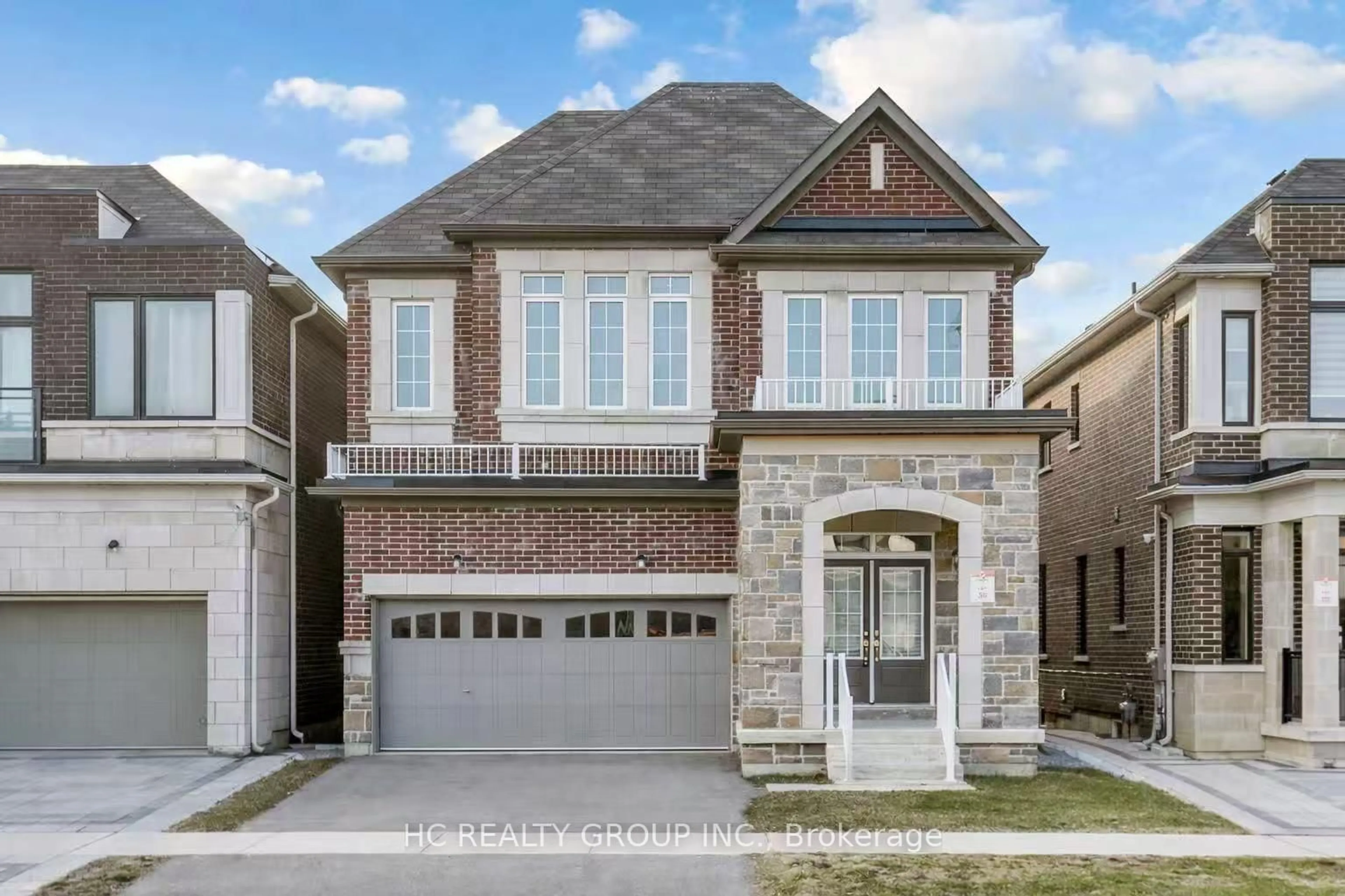 Home with brick exterior material, street for 156 Hartney Dr, Richmond Hill Ontario L4S 0L1
