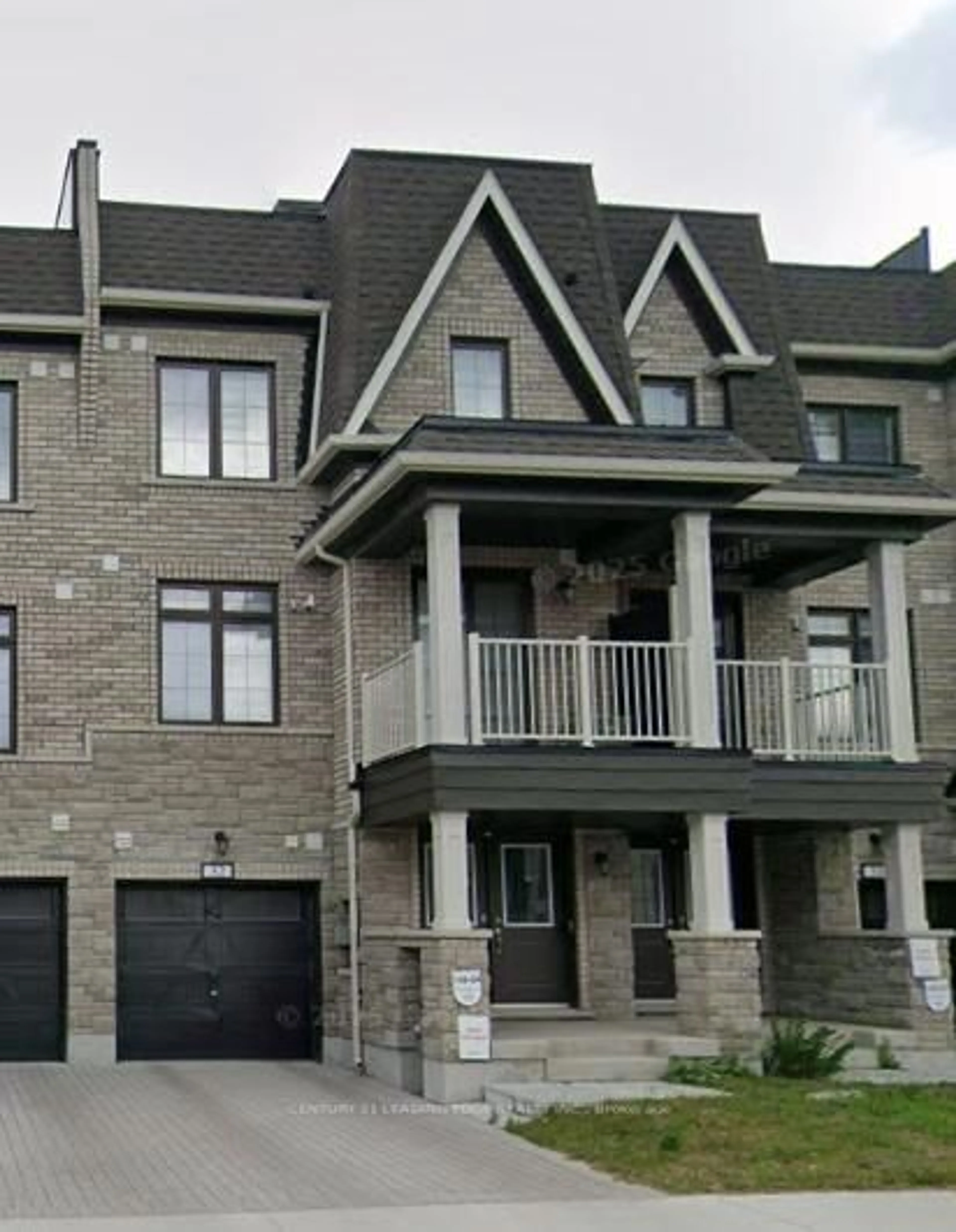 Home with brick exterior material, street for 32 WILLIAM SHEARN Cres, Markham Ontario L6C 3J4