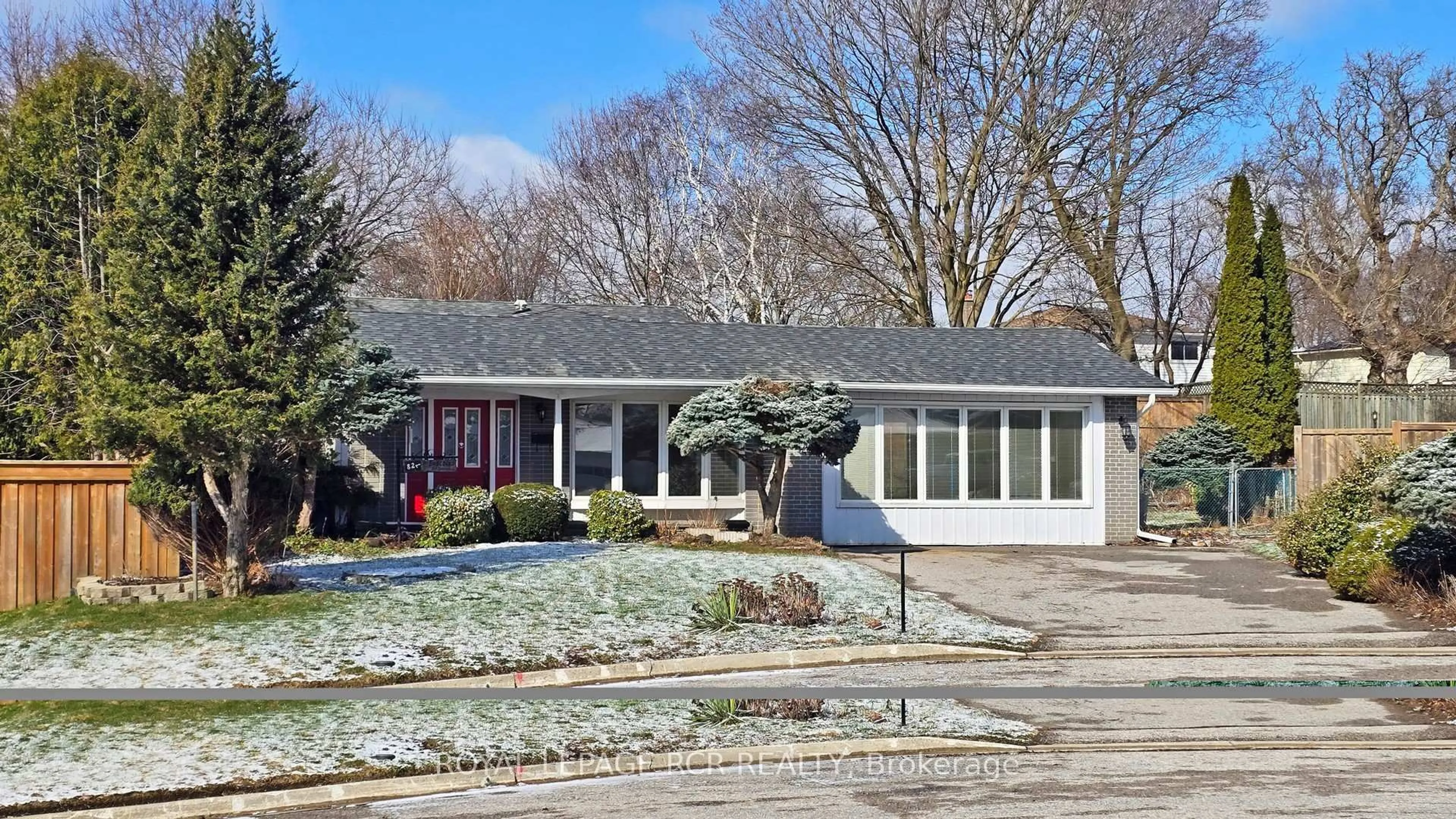 Unknown for 827 Legge Crt, Newmarket Ontario L3Y 3J1