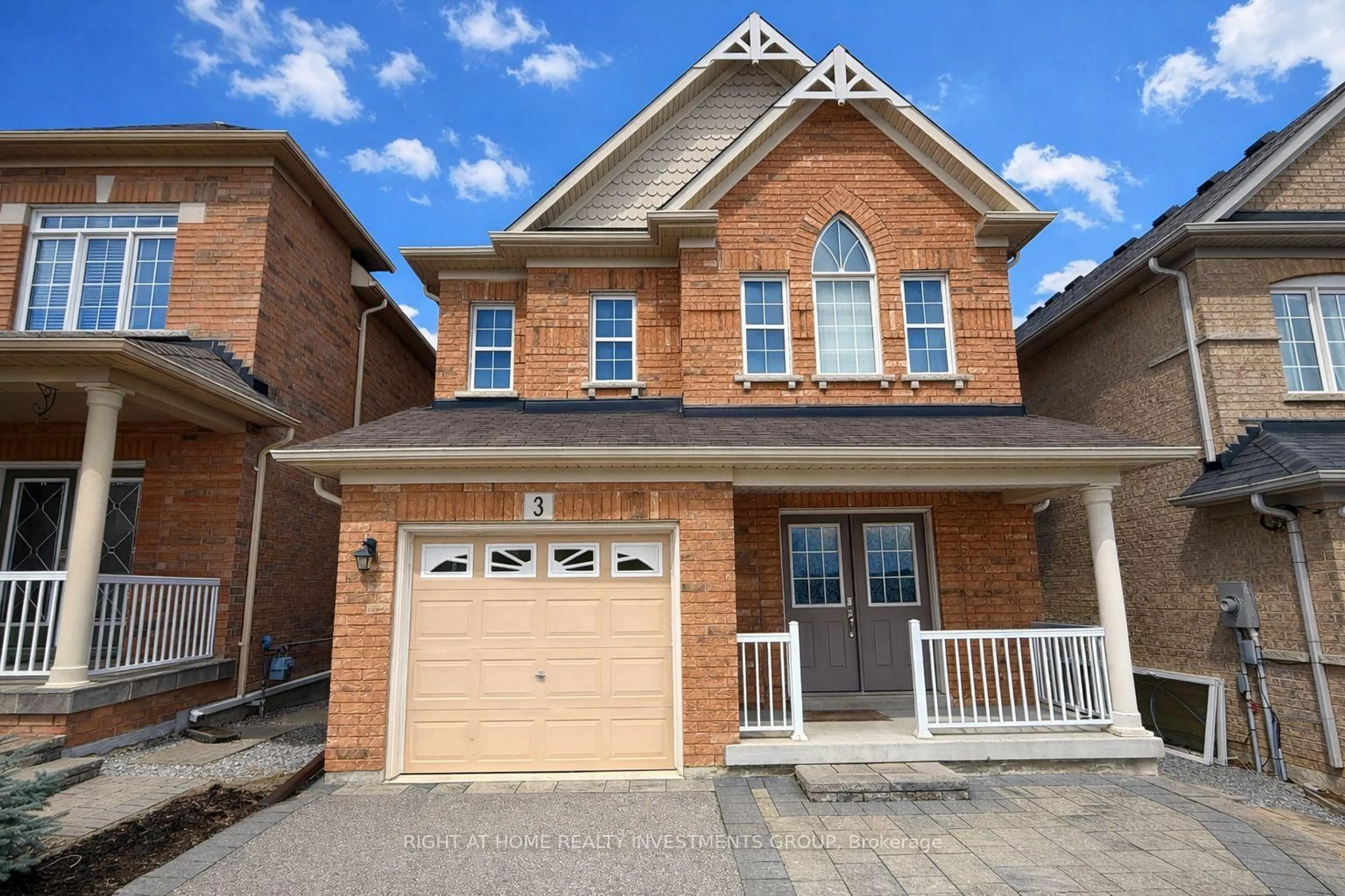 Home with brick exterior material, street for 3 Herefordshire Cres, East Gwillimbury Ontario L9N 0B7