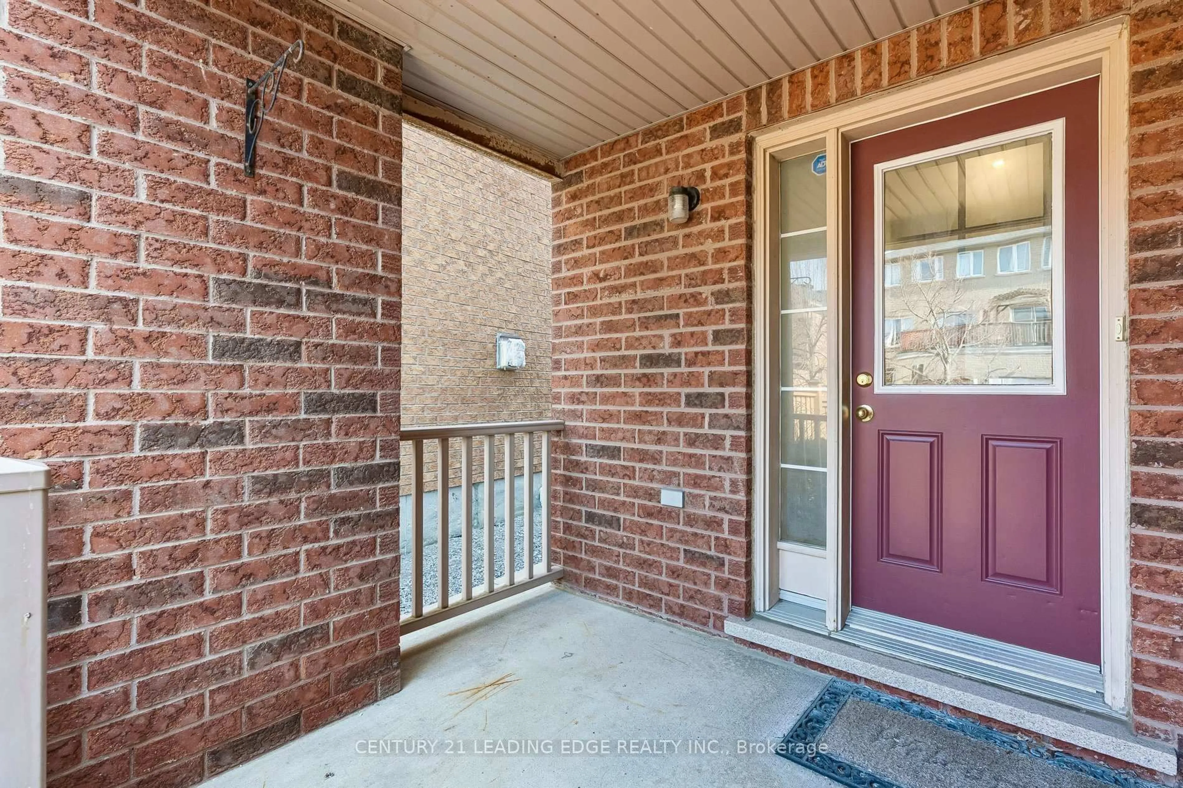 Indoor entryway for 8 Pinecliff Ave, Markham Ontario L6B 0K2