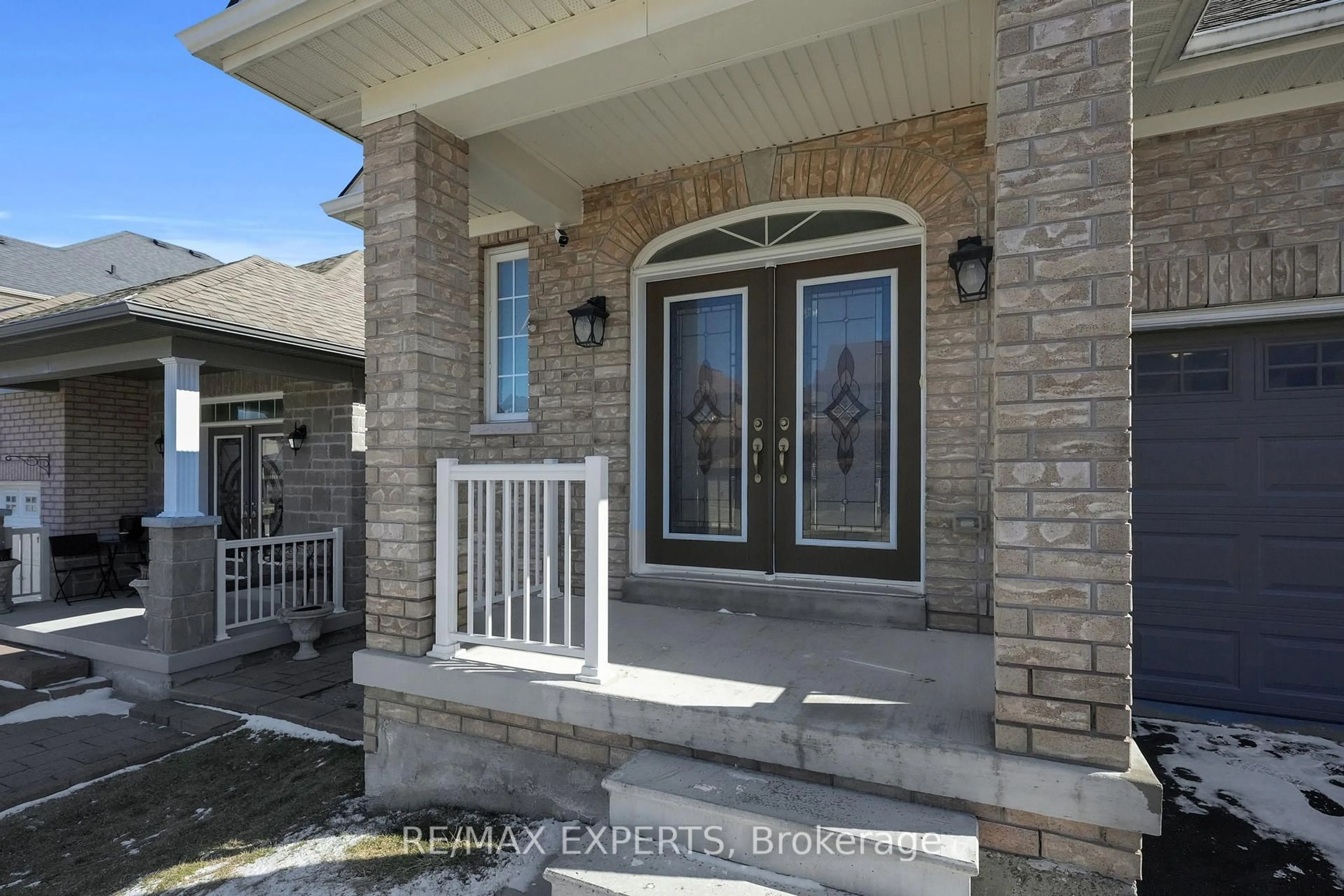 Indoor entryway for 57 Hopkins Cres, Bradford West Gwillimbury Ontario L3Z 0R7