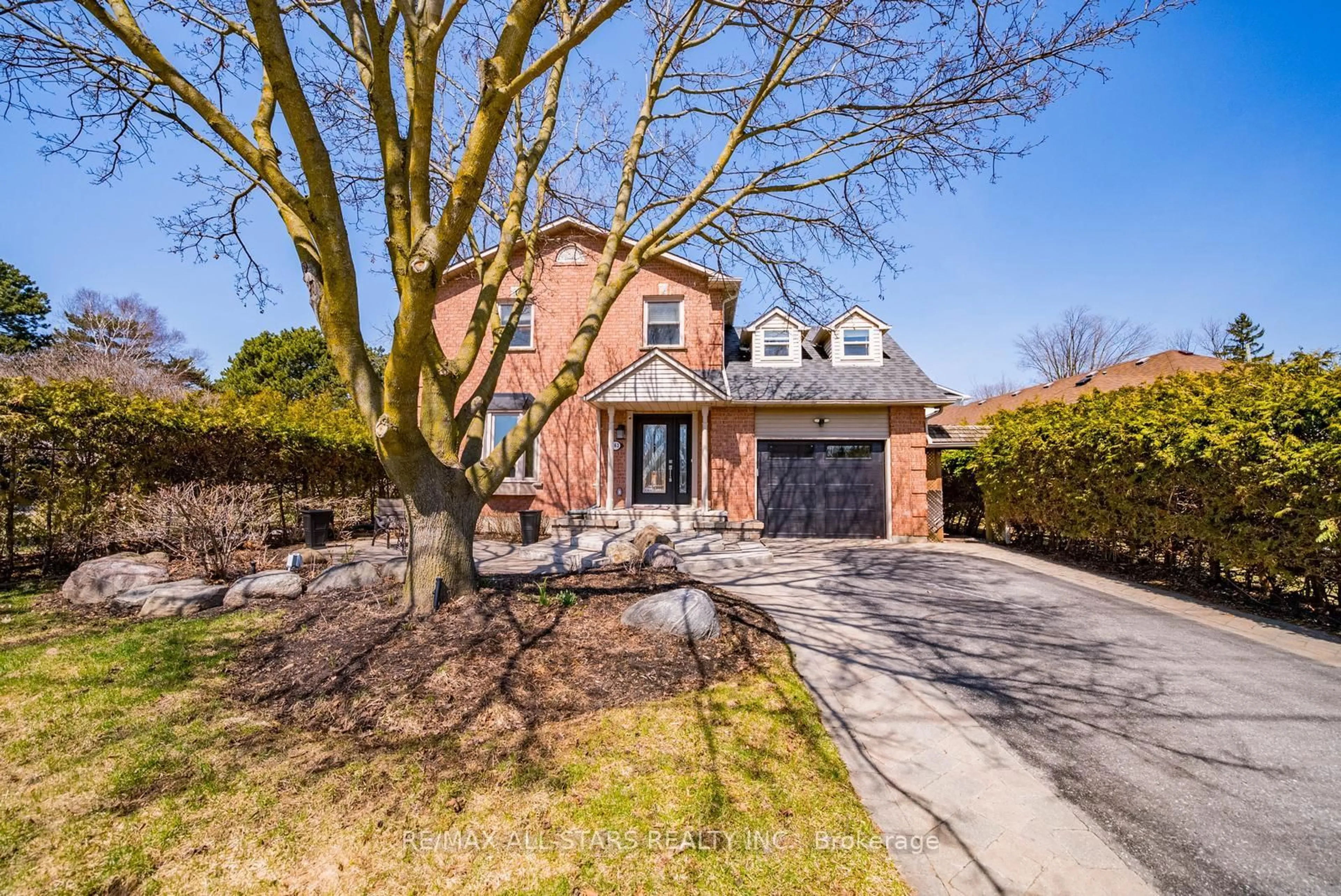 Home with brick exterior material, street for 263 Sunset Blvd, Whitchurch-Stouffville Ontario L4A 3R1