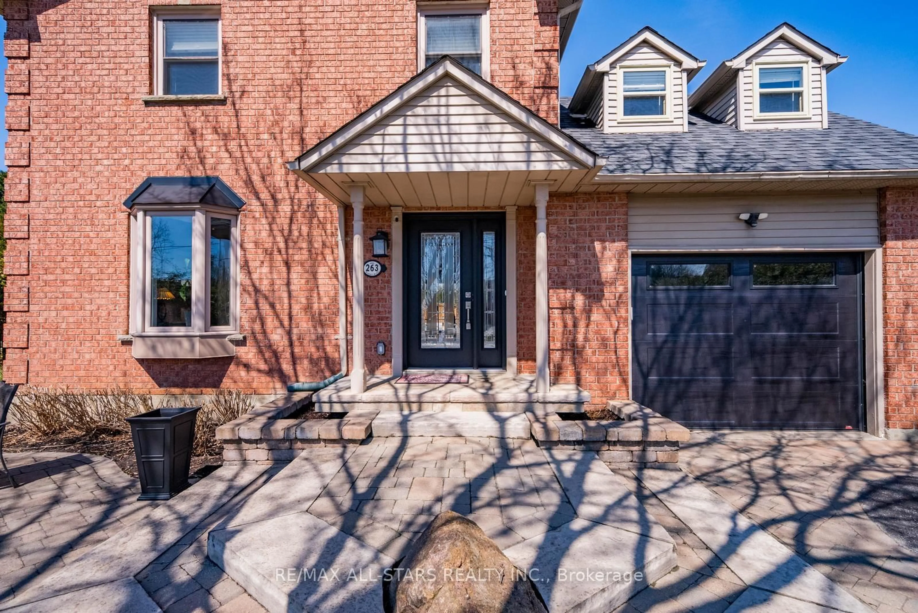 Home with brick exterior material, street for 263 Sunset Blvd, Whitchurch-Stouffville Ontario L4A 3R1