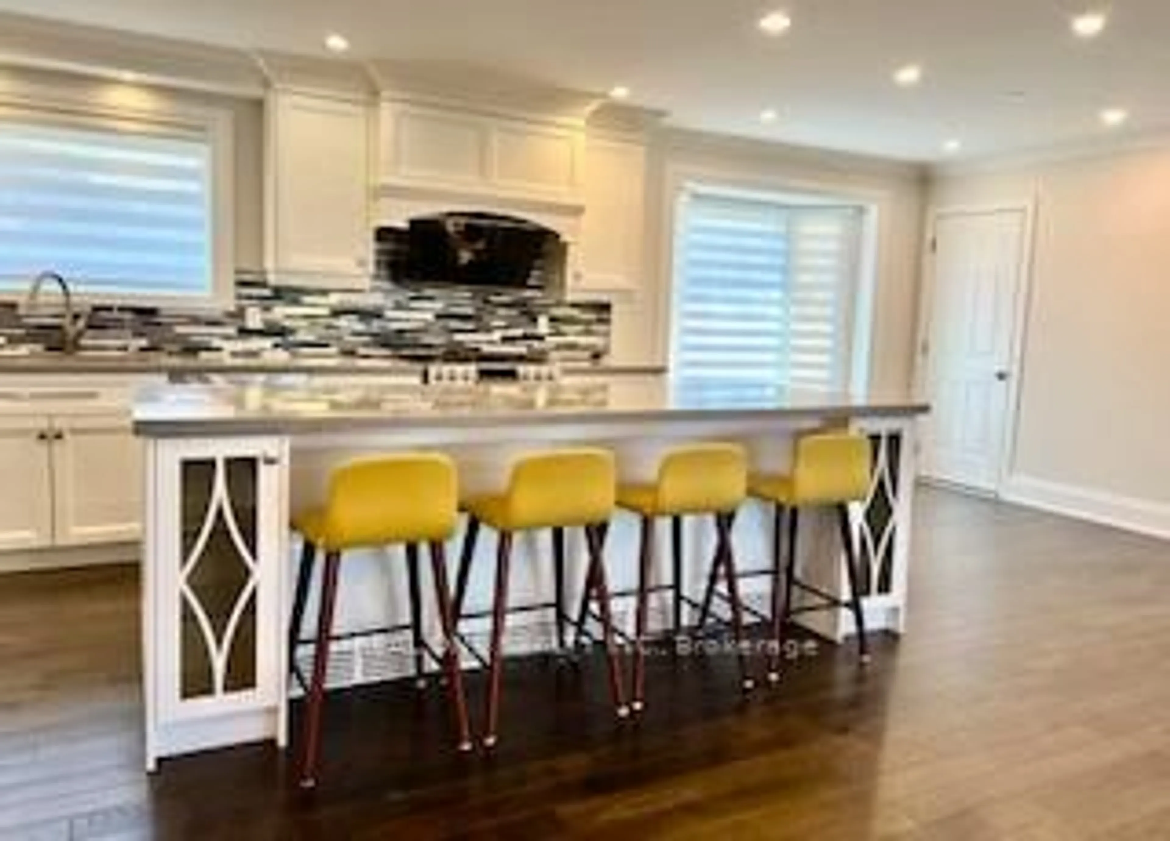 Open concept kitchen, unknown for 54 Leisure Lane, Richmond Hill Ontario L4C 4X1