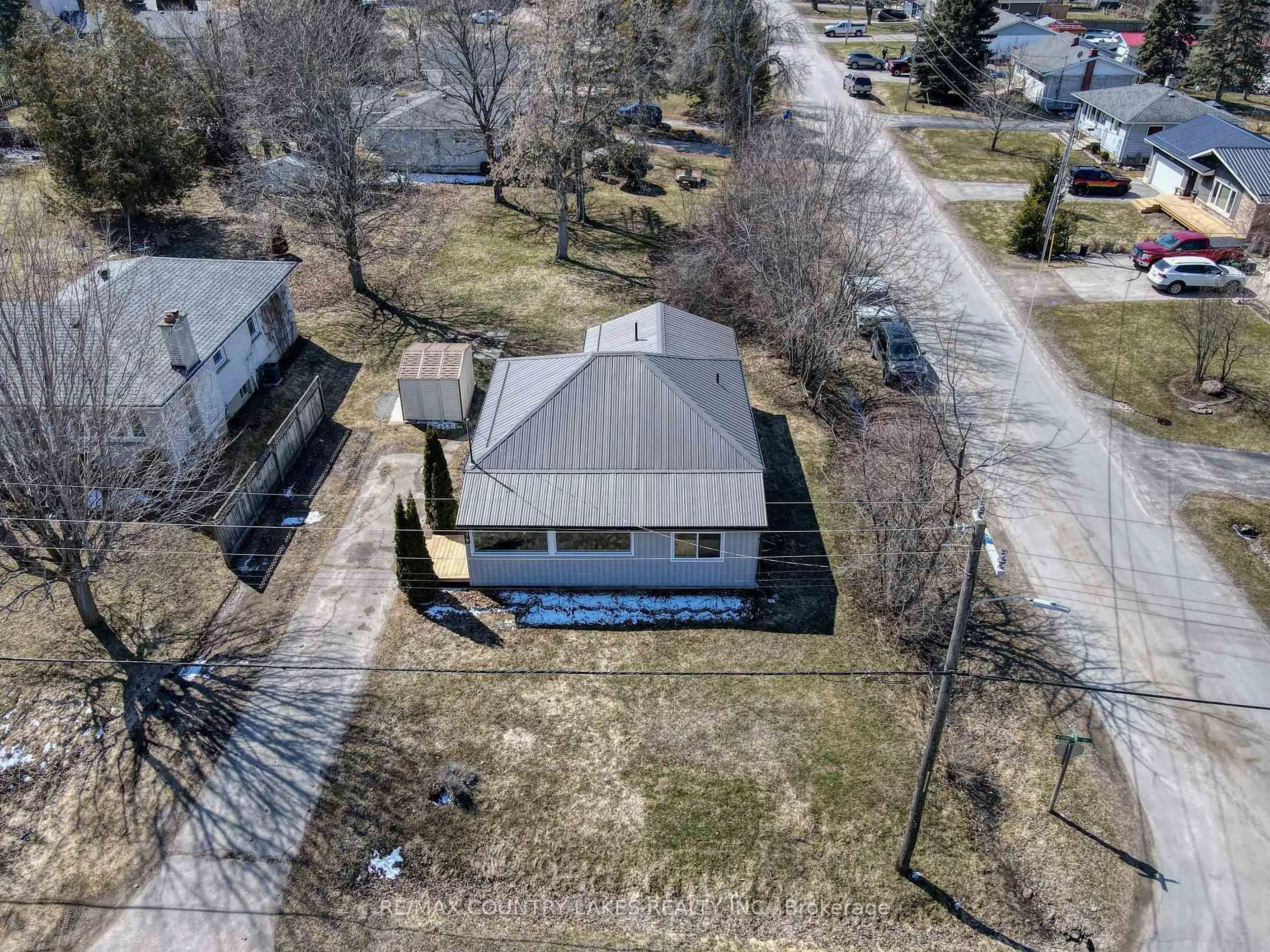 A pic from outside/outdoor area/front of a property/back of a property/a pic from drone, building for 379 Church St, Brock Ontario L0K 1A0
