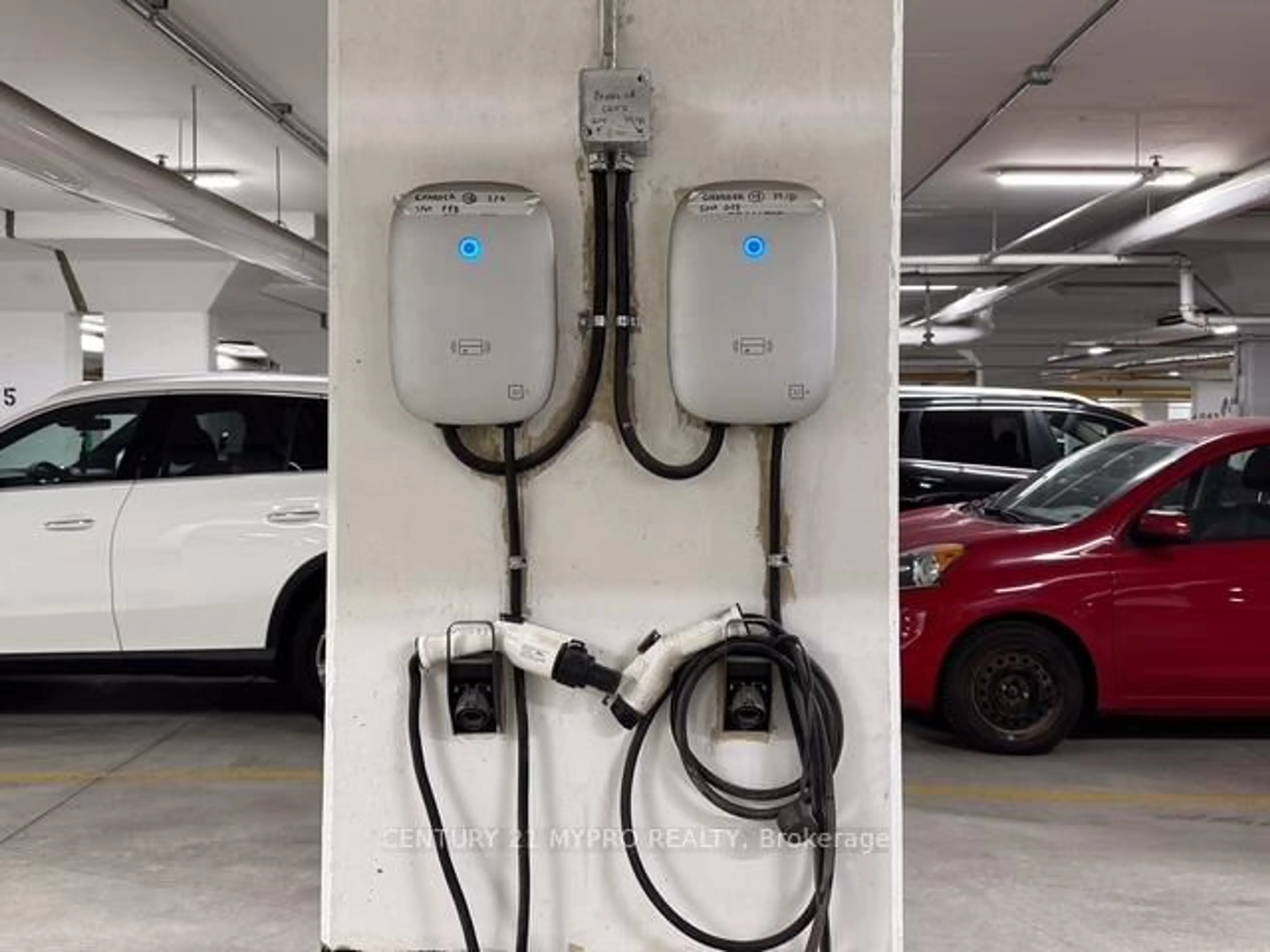 Indoor garage for 14 David Eyer Rd #1007, Richmond Hill Ontario L4S 0N4