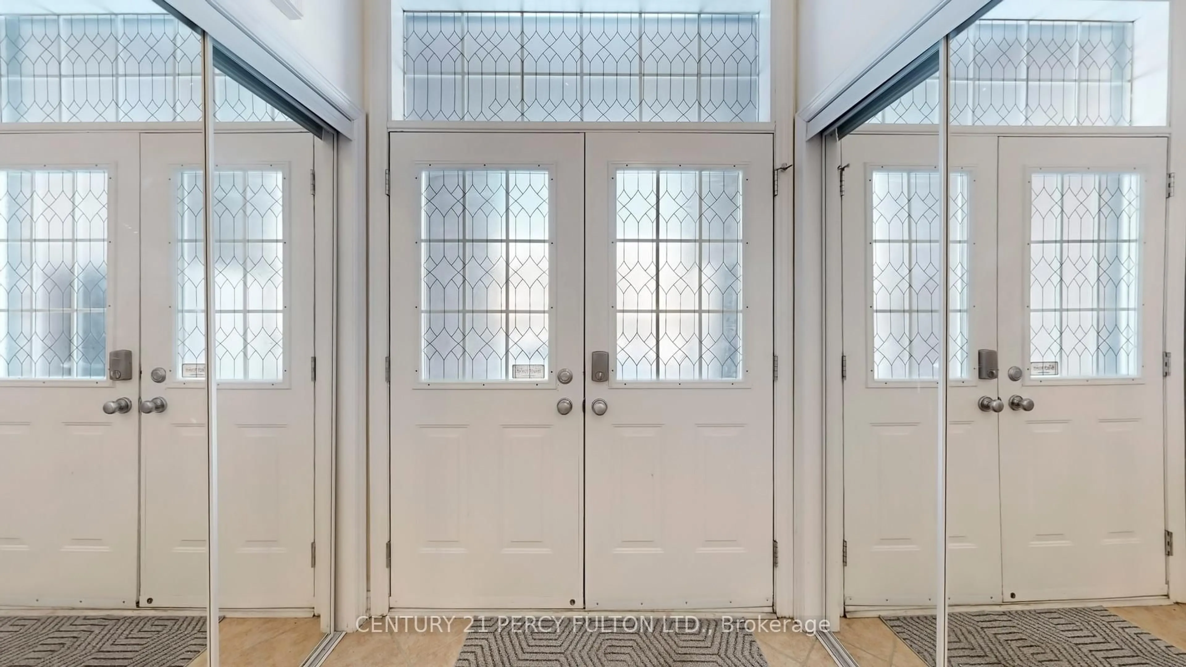 Indoor entryway for 145 Silver Maple Rd, Richmond Hill Ontario L4E 4Y8