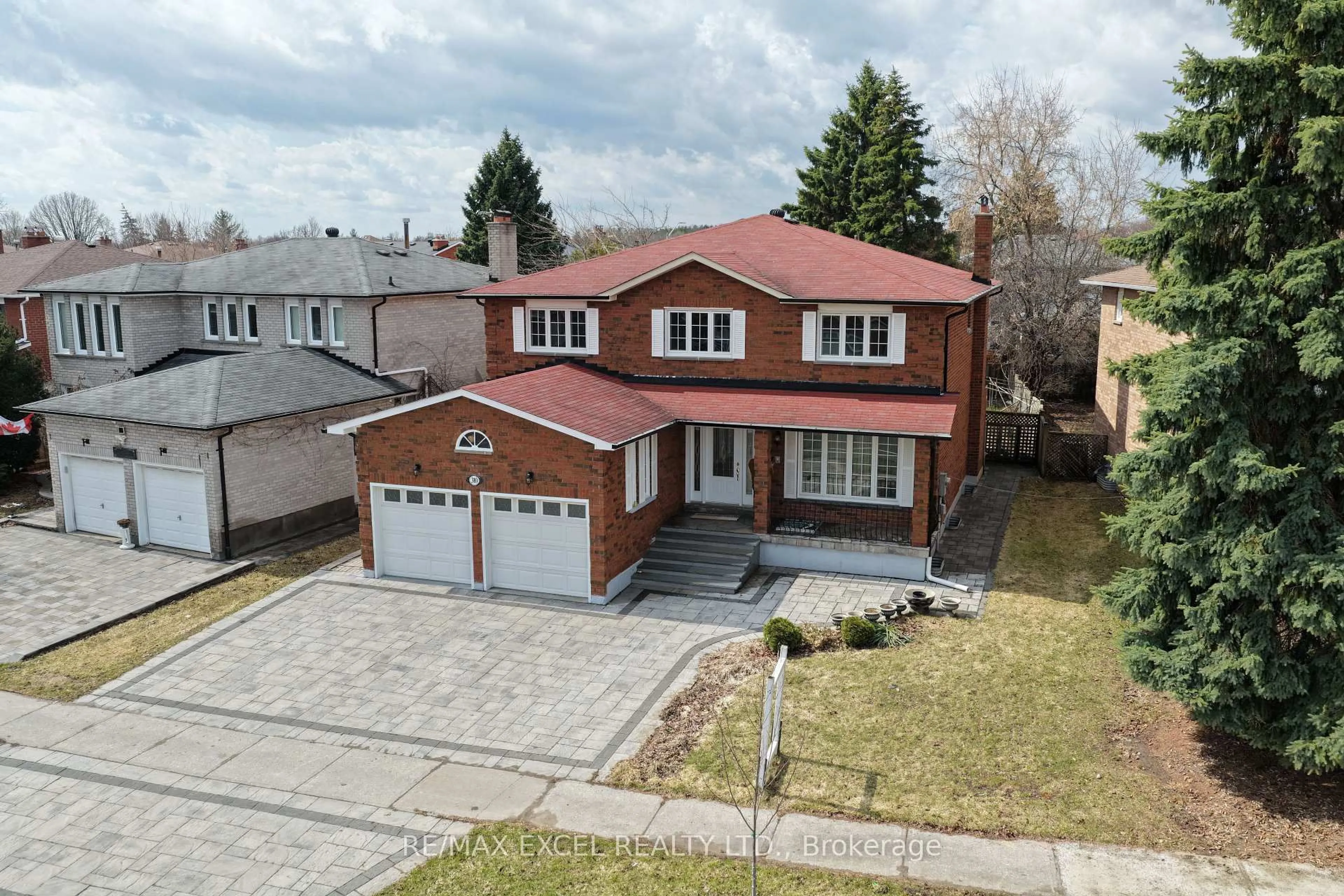 A pic from outside/outdoor area/front of a property/back of a property/a pic from drone, street for 310 Raymerville Dr, Markham Ontario L3P 6N9