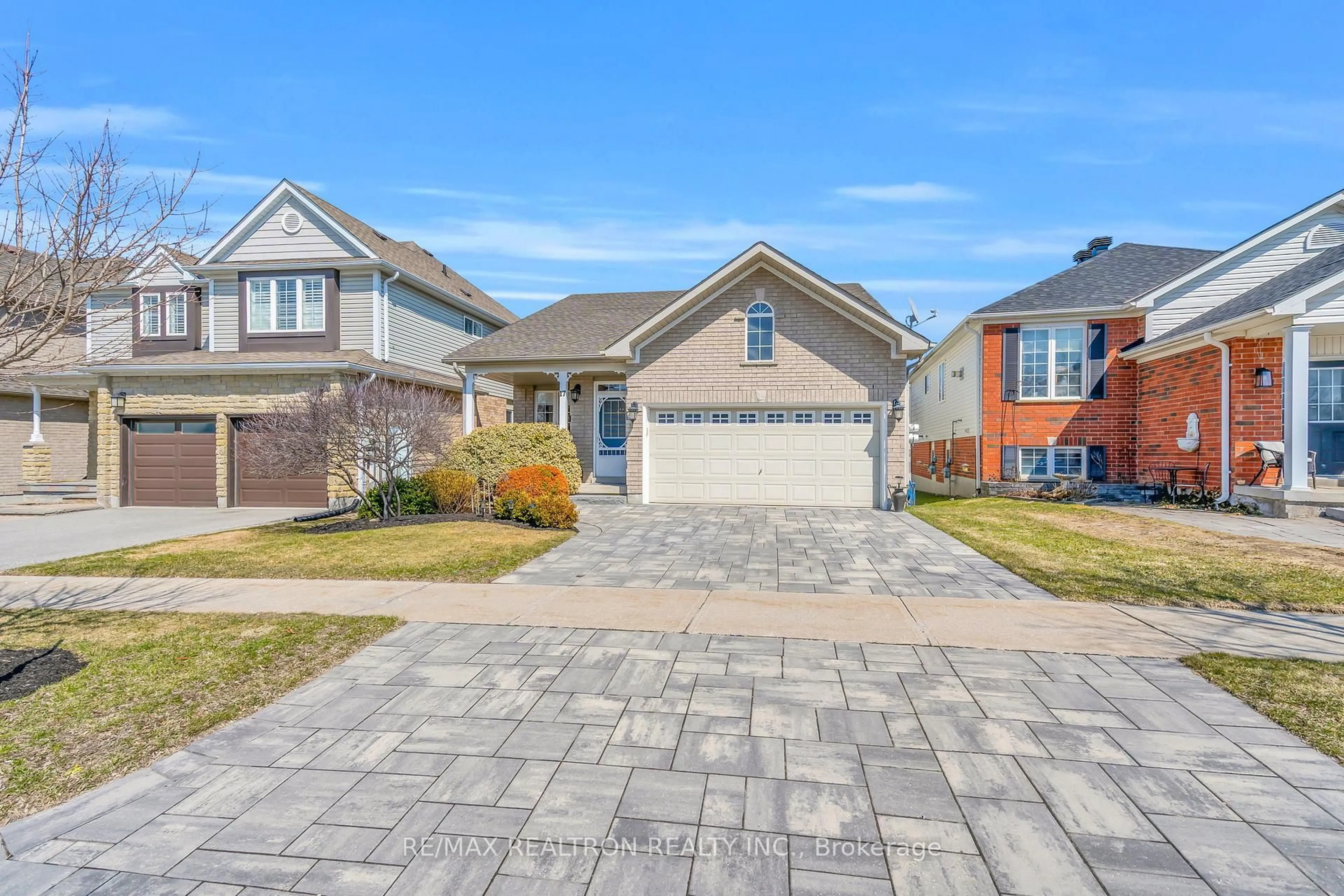 Home with brick exterior material, street for 17 Marchant Circ, King Ontario L0G 1T0