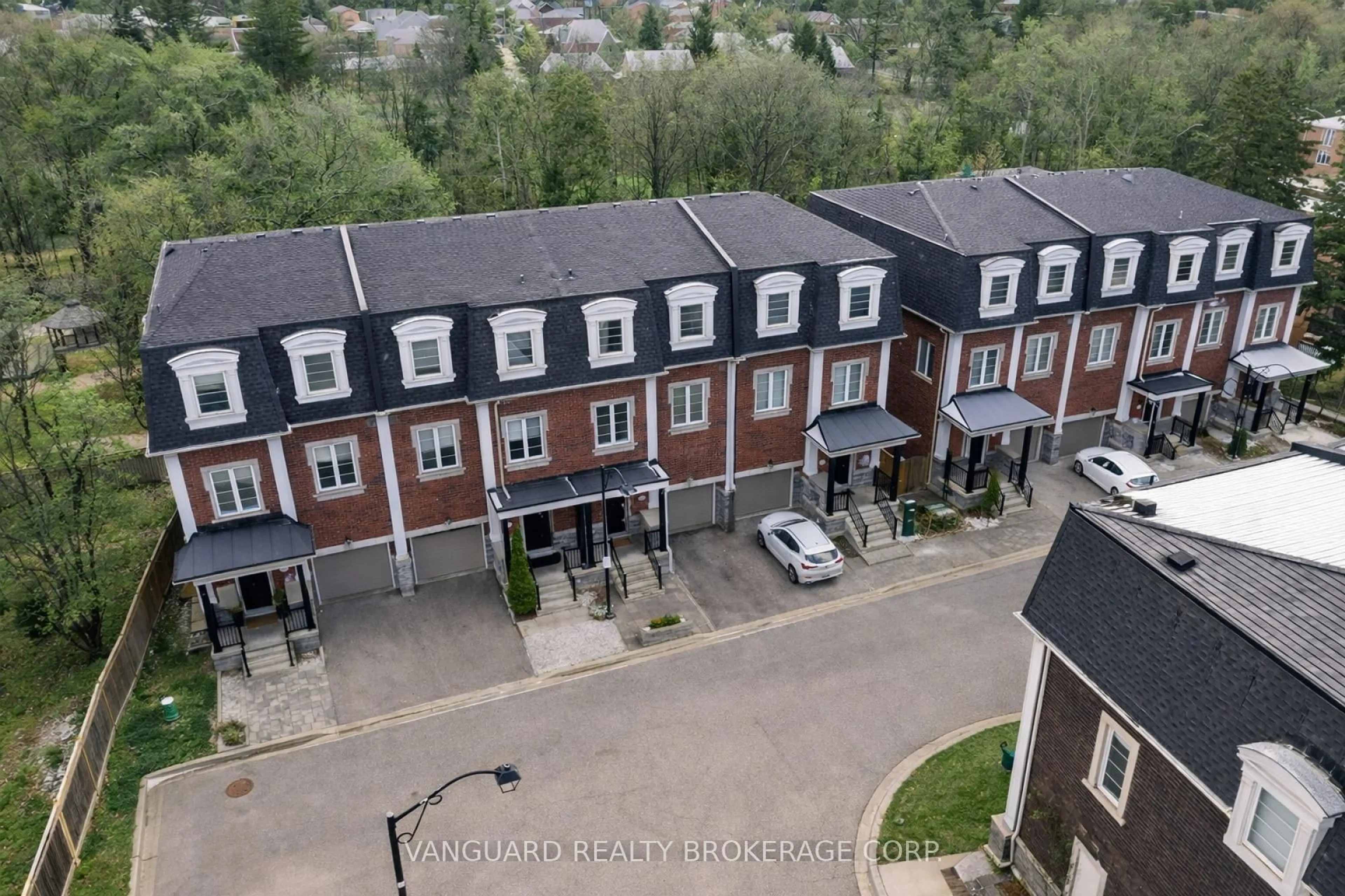 A pic from outside/outdoor area/front of a property/back of a property/a pic from drone, unknown for 8331 Islington Ave, Vaughan Ontario L4L 1X1