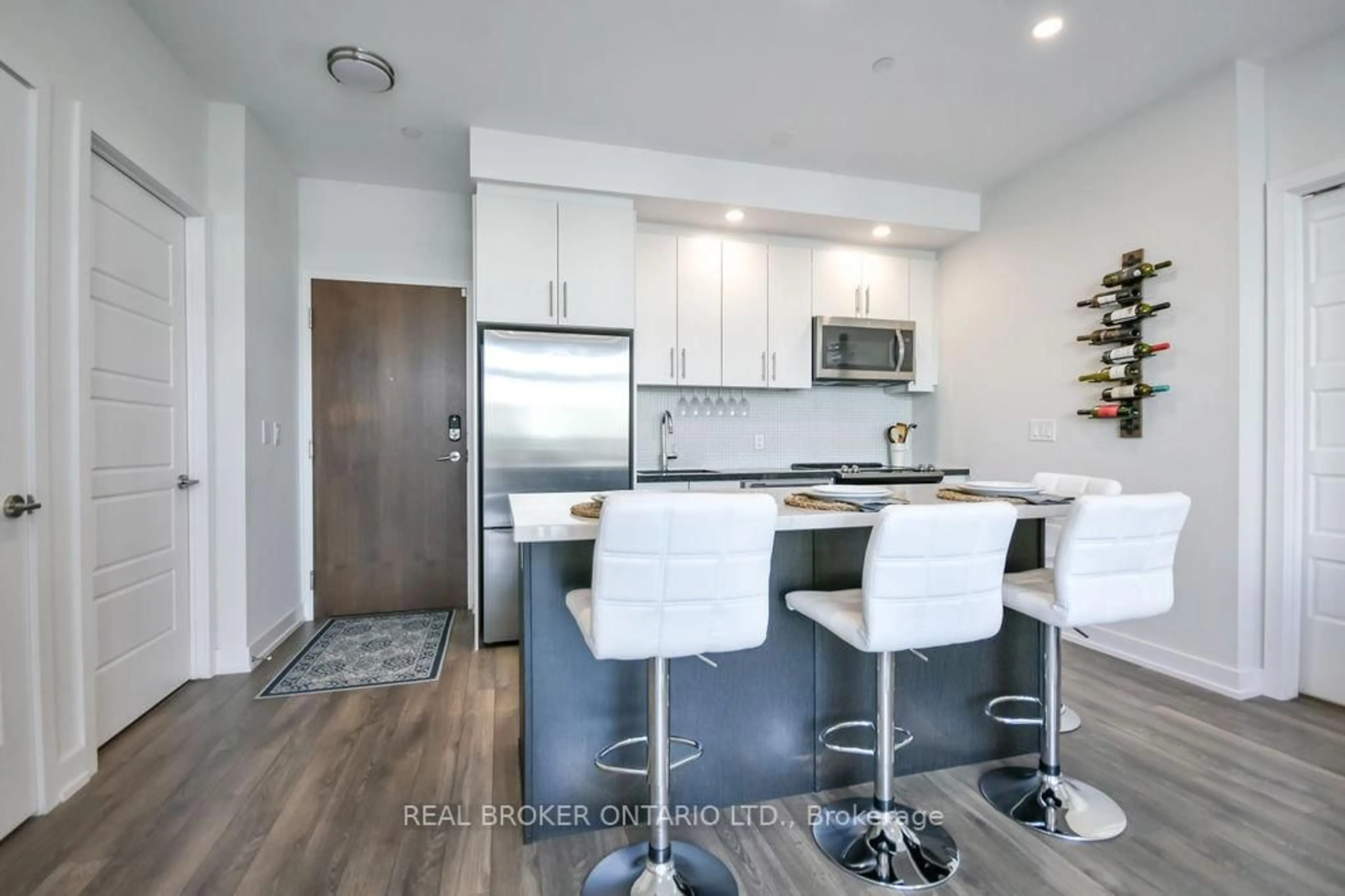 Open concept kitchen, unknown for 333 Sea Ray Ave, Innisfil Ontario L9S 0M3