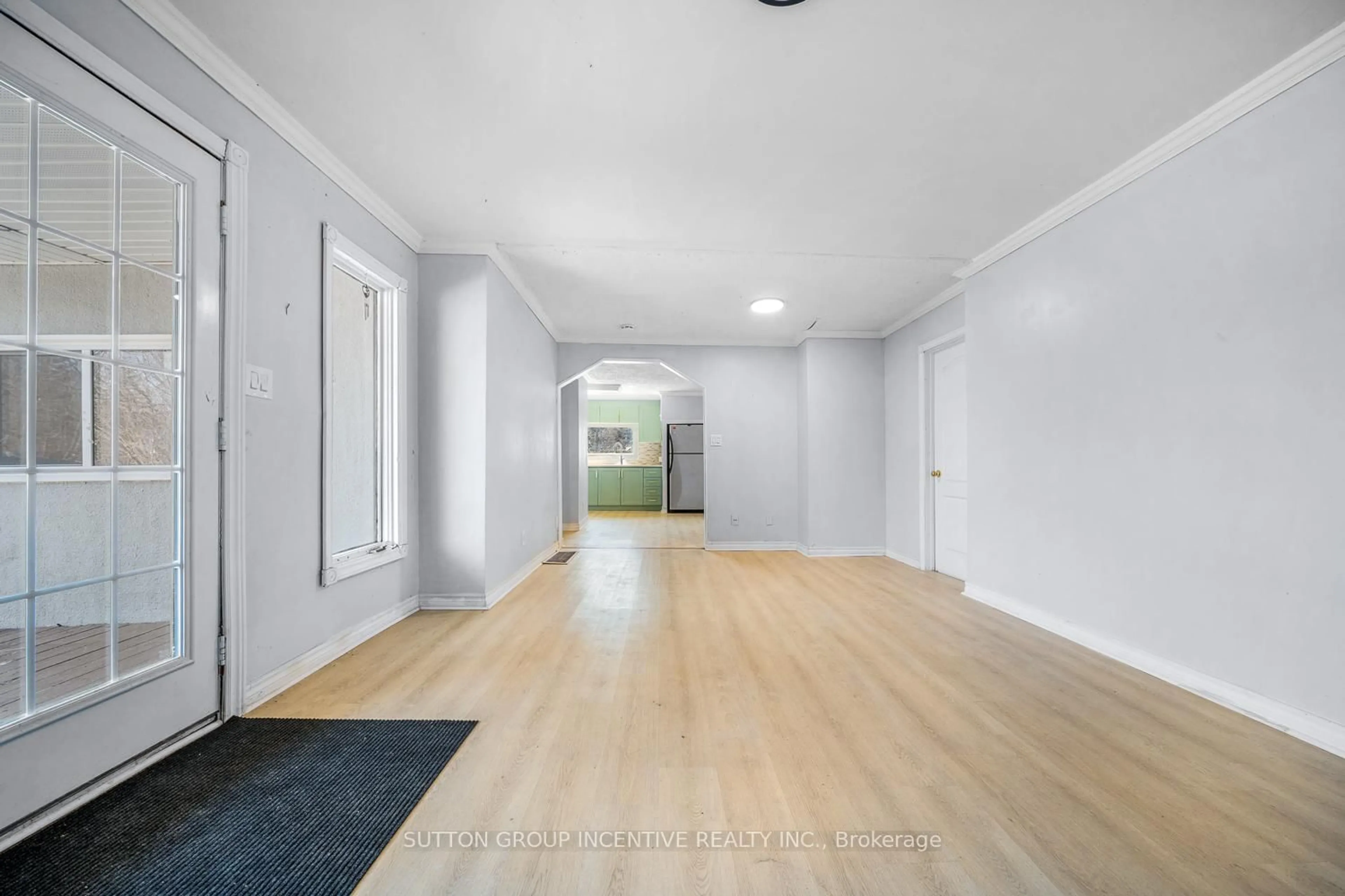 Unknown for 300 Metro Rd, Georgina Ontario L4P 3C8