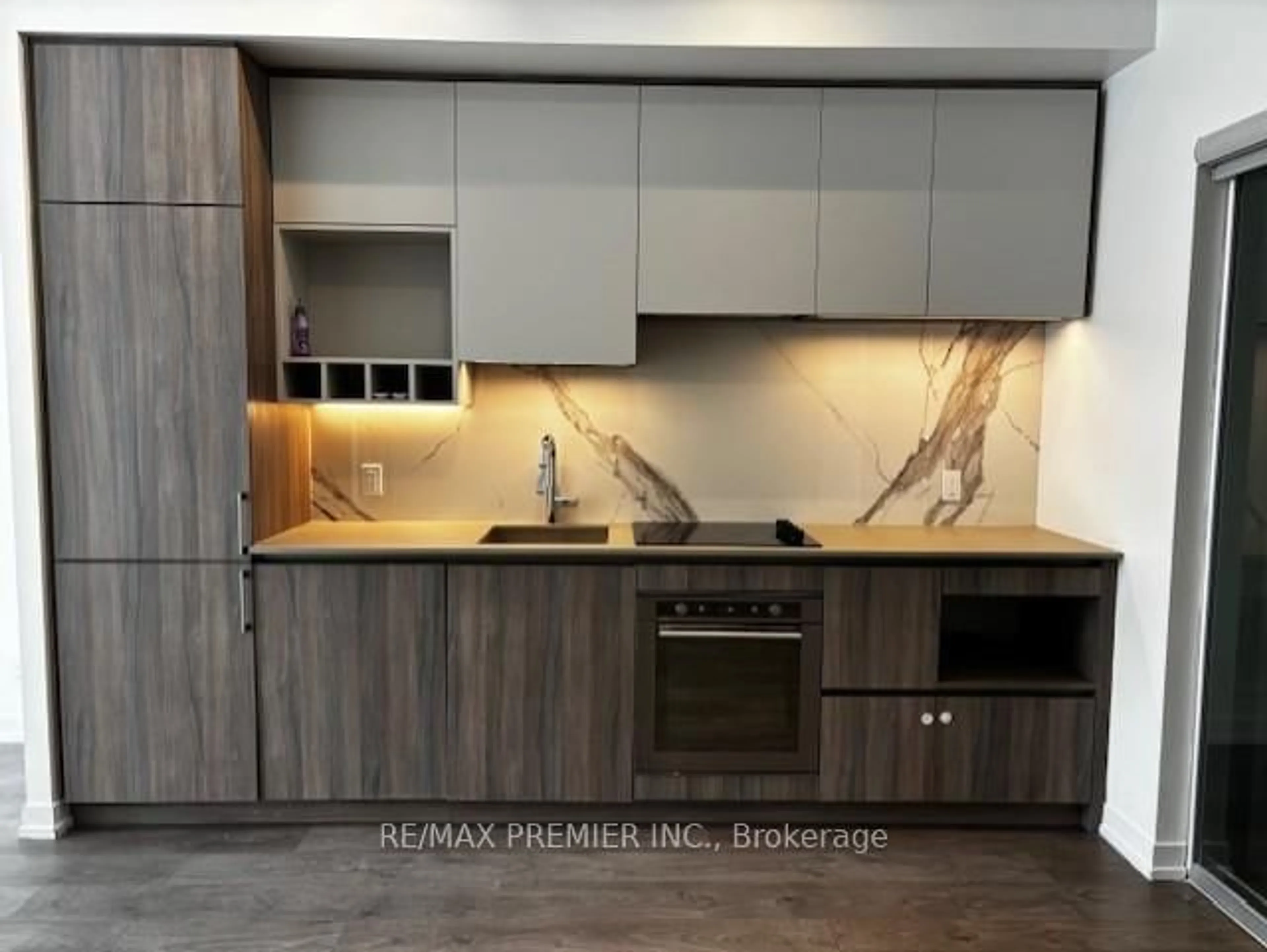 Standard kitchen, unknown for 7 Buttermill Ave #TH 20, Vaughan Ontario L4K 0M5