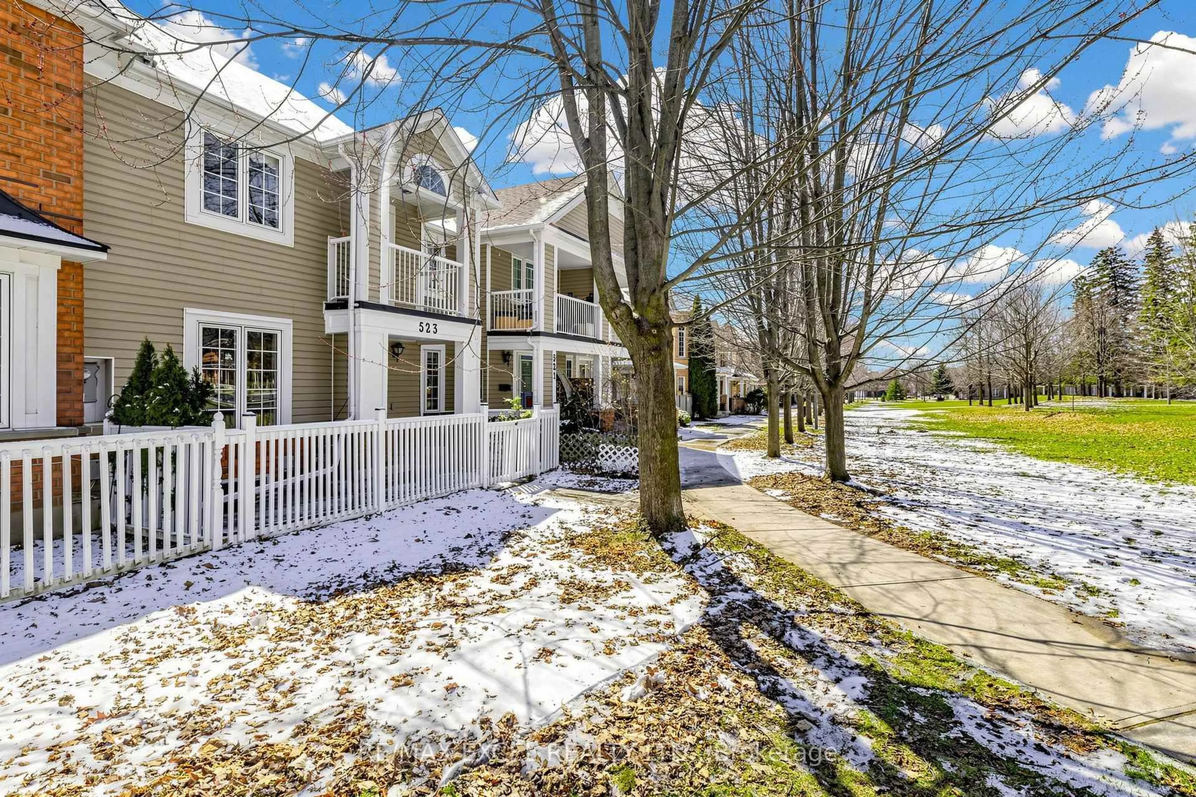 Patio, water/lake/river/ocean view for 523 Bur Oak Ave, Markham Ontario L6C 2S5