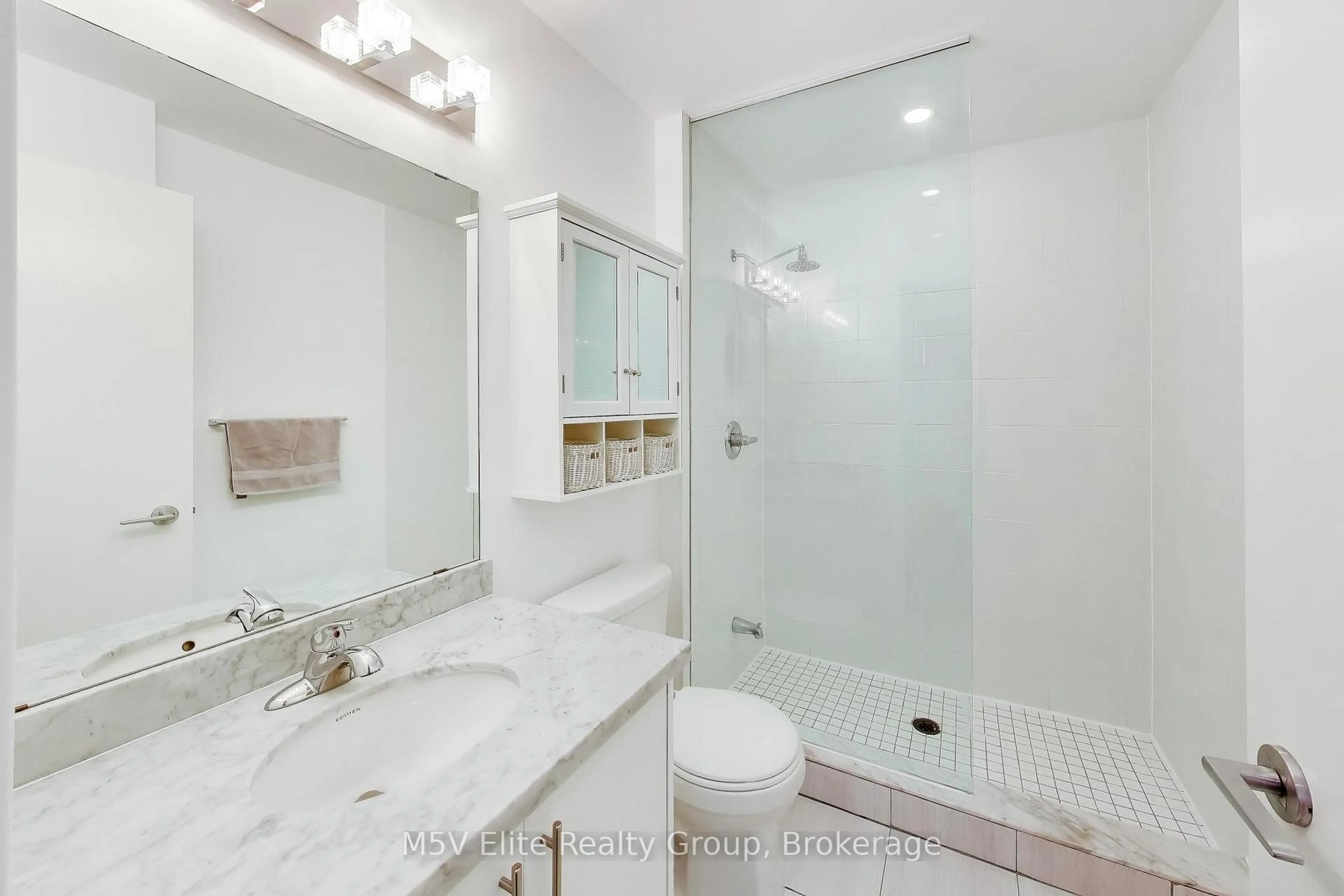 Standard bathroom, ceramic/tile floor for 26 Bruce St #E07, Vaughan Ontario L4L 0H4