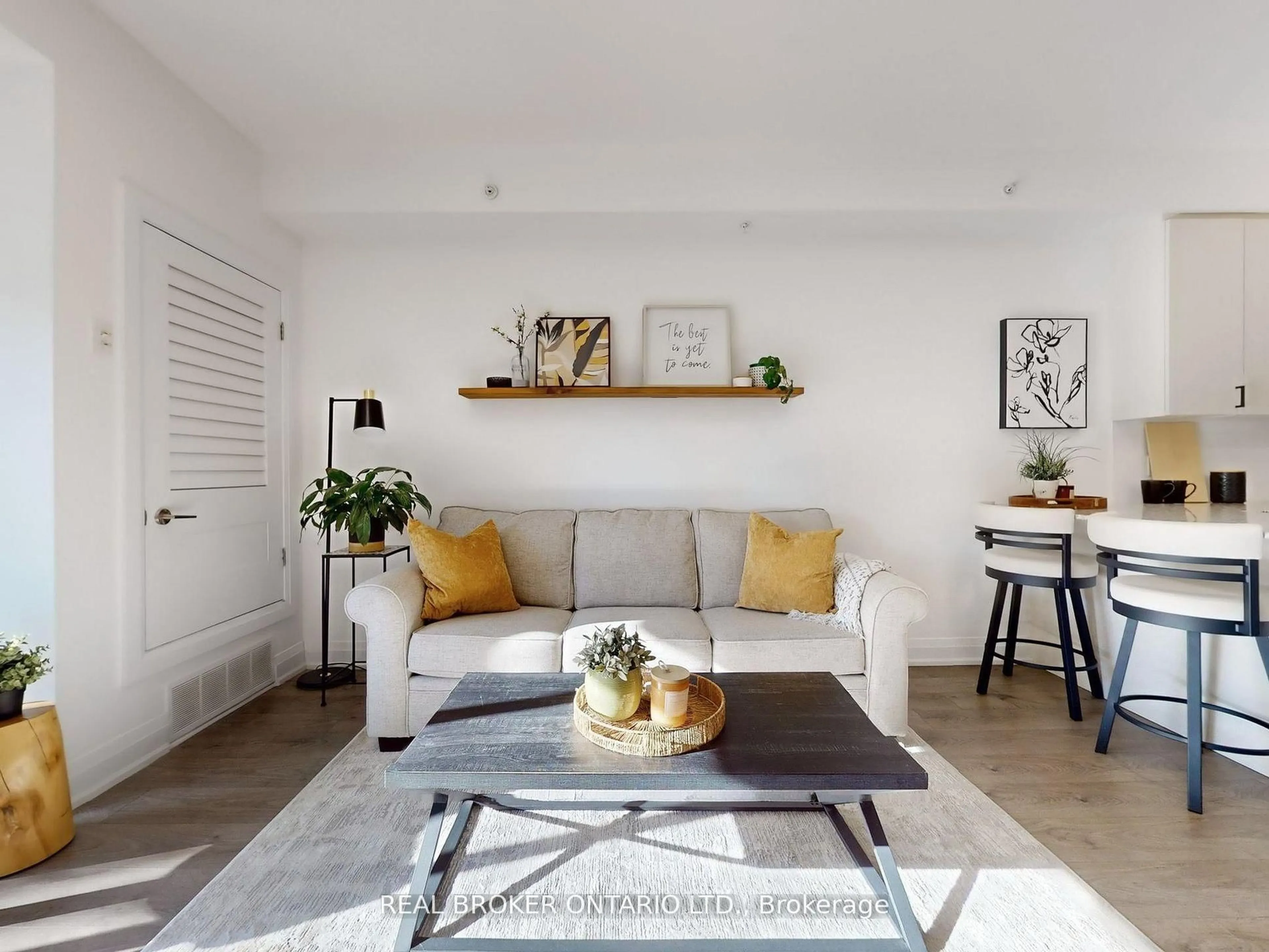 Living room with furniture, unknown for 481 Rupert Ave #122, Whitchurch-Stouffville Ontario L4A 1Y7