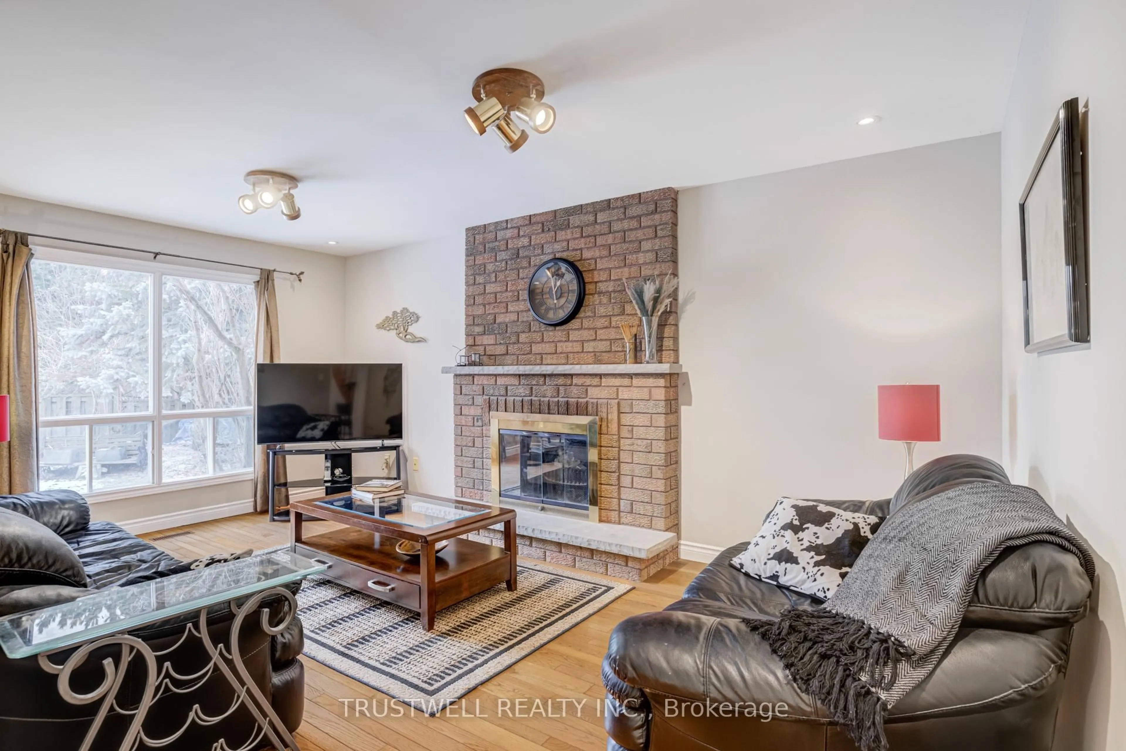 Living room with furniture, unknown for 82 Long Island Cres, Markham Ontario L3P 7L8