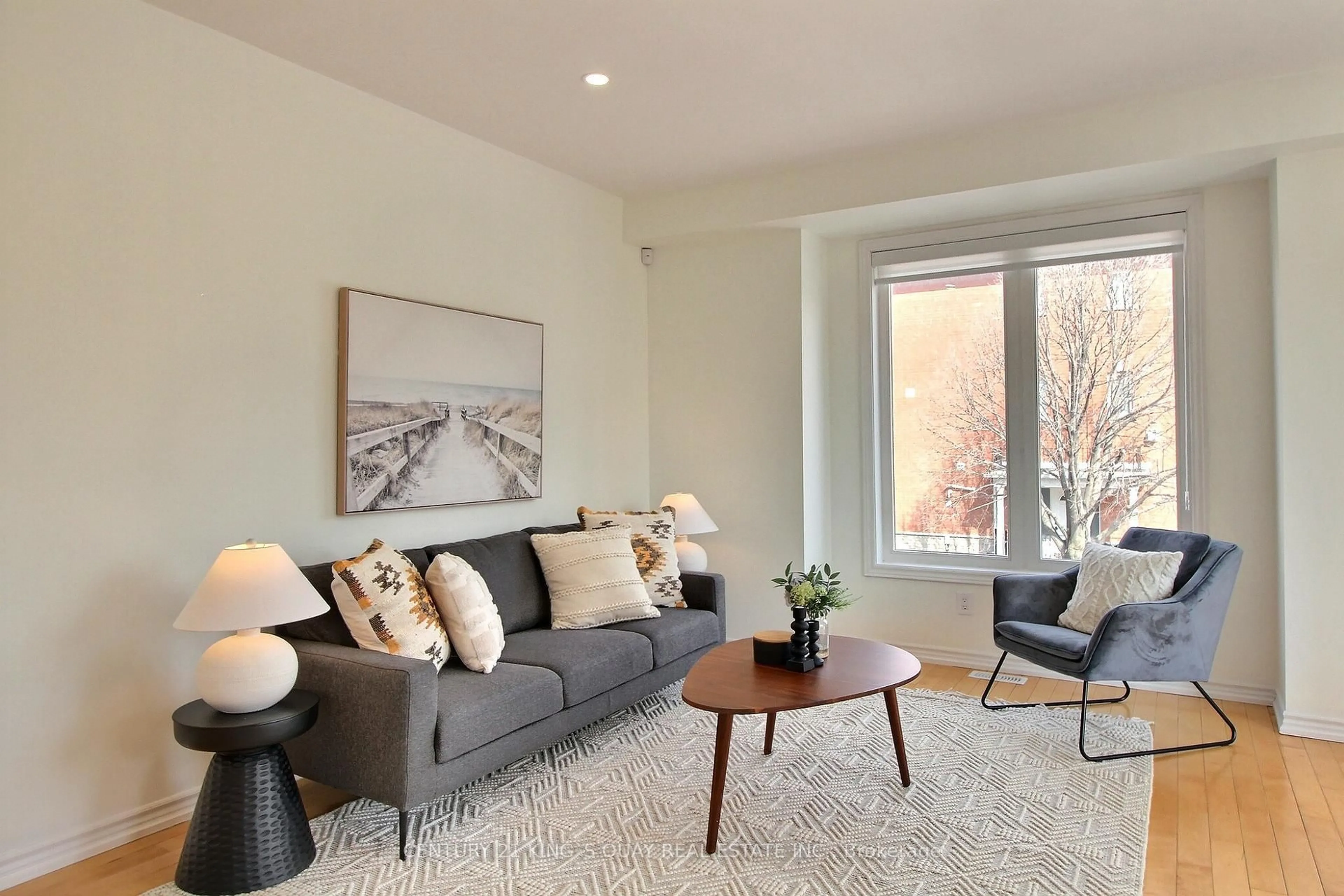 Living room with furniture, unknown for 40 Leitchcroft Cres, Markham Ontario L3T 7W1