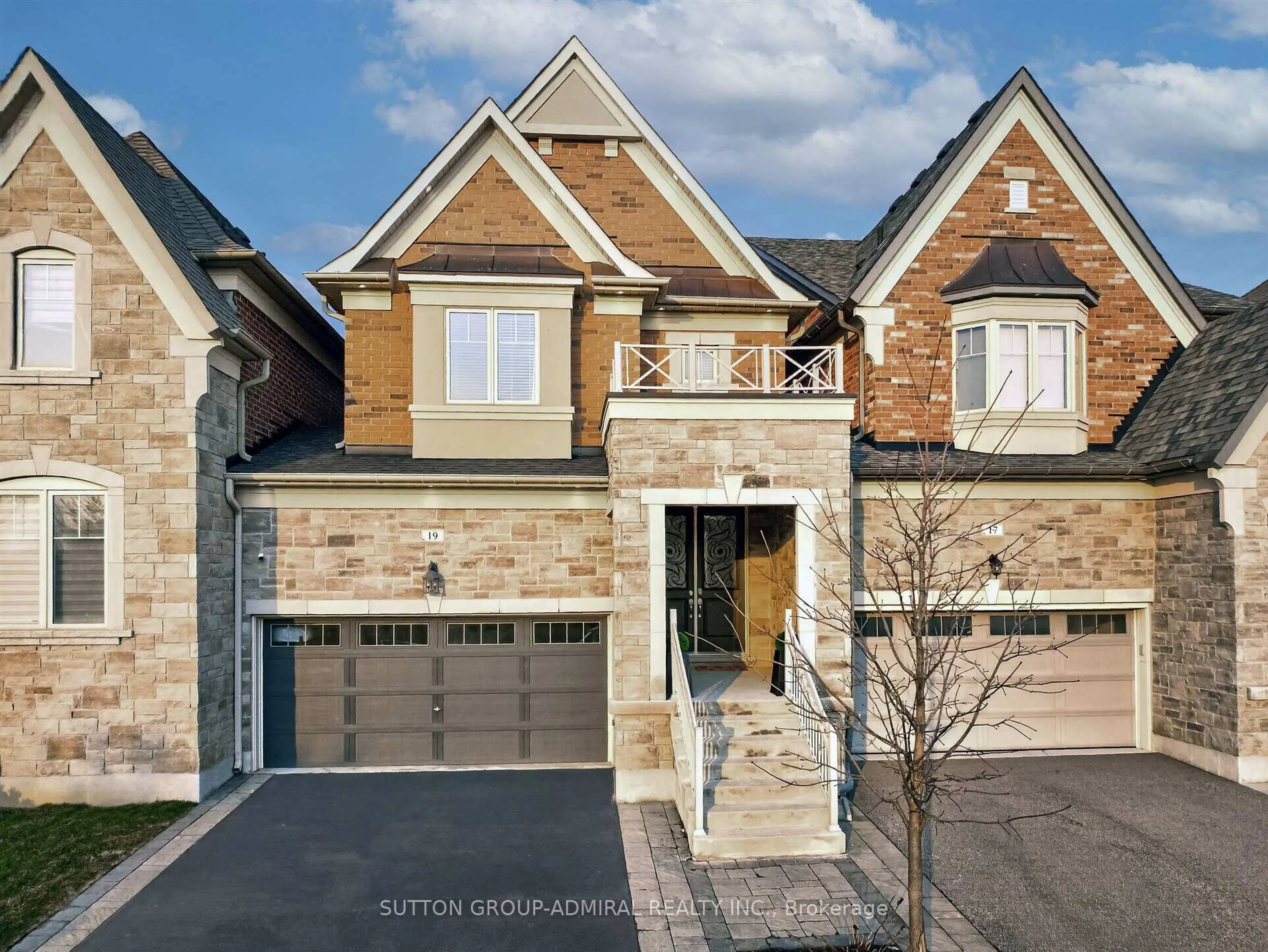 Home with brick exterior material, street for 19 Kettle Valley Tr, King Ontario L7B 0N3