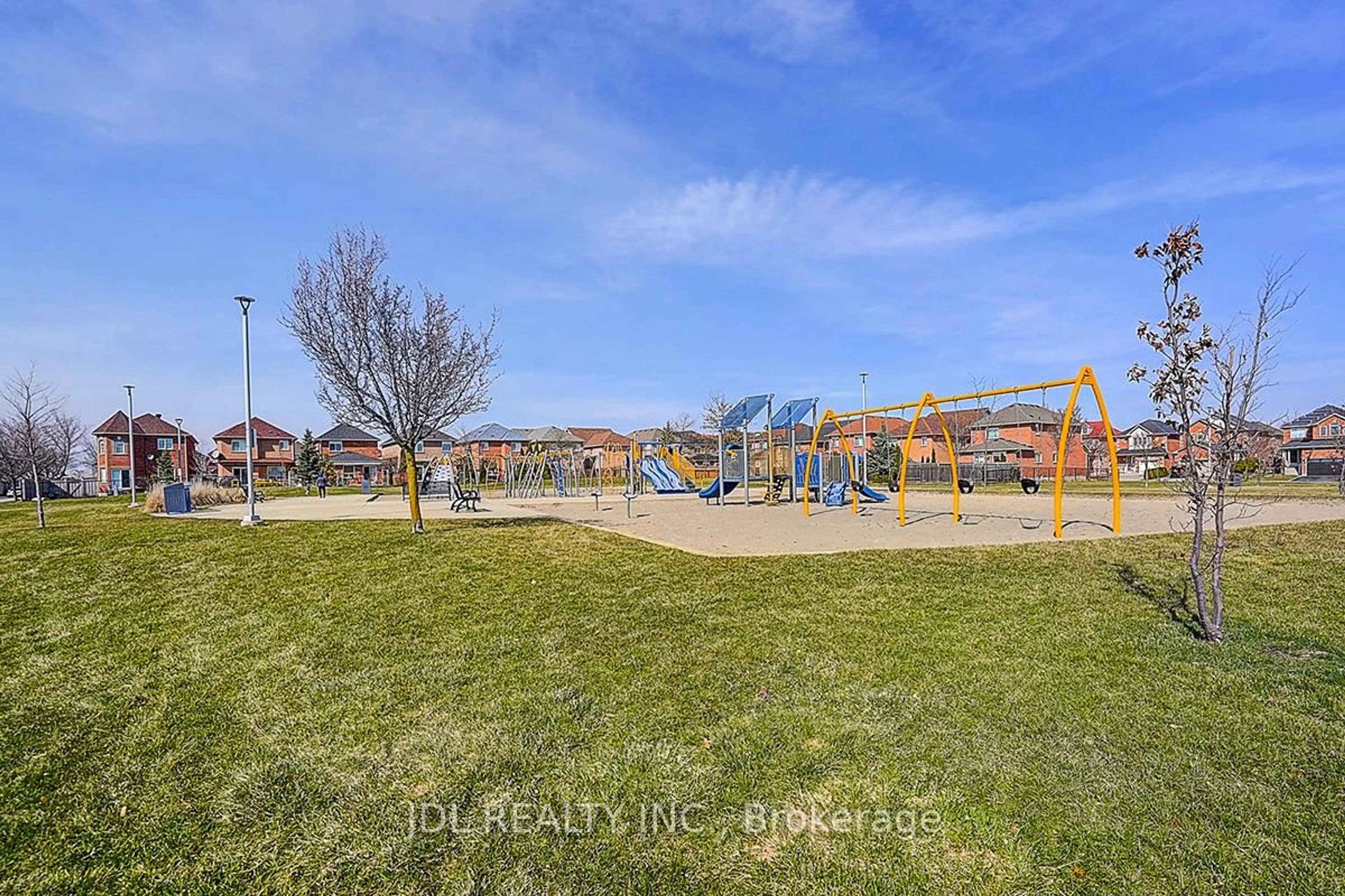 A pic from outside/outdoor area/front of a property/back of a property/a pic from drone, water/lake/river/ocean view for 41 Emmitt Rd, Vaughan Ontario L6A 3V8