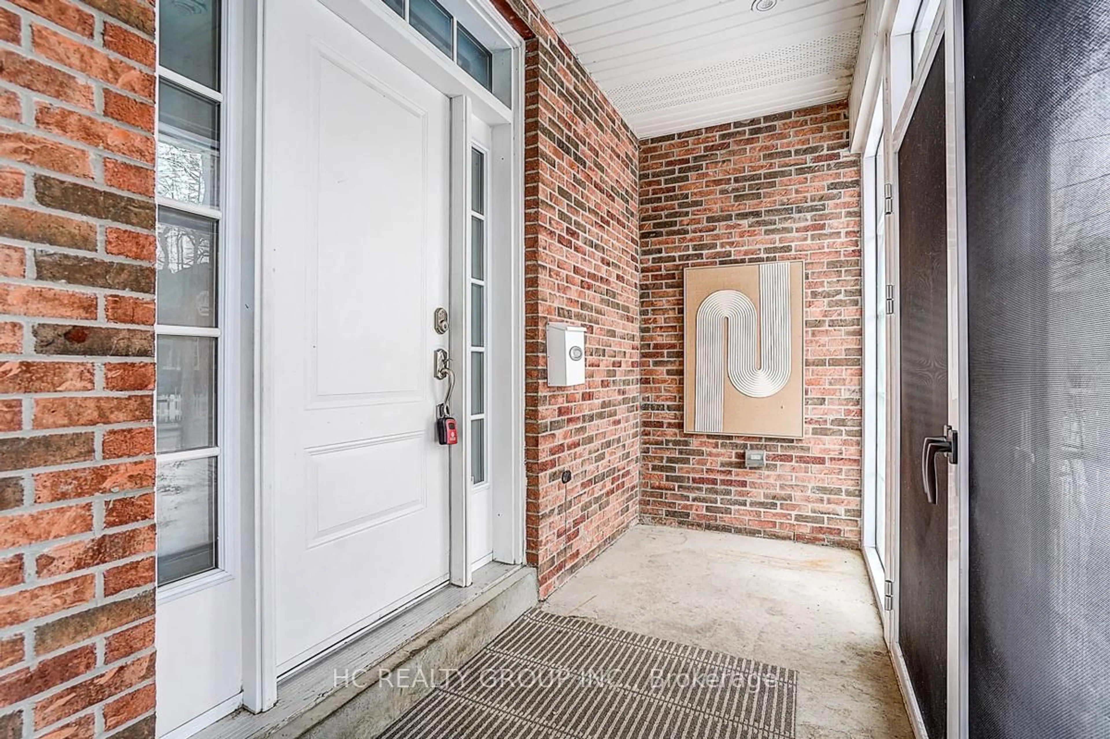 Indoor entryway for 8 Beech St, Markham Ontario L3P 2A2