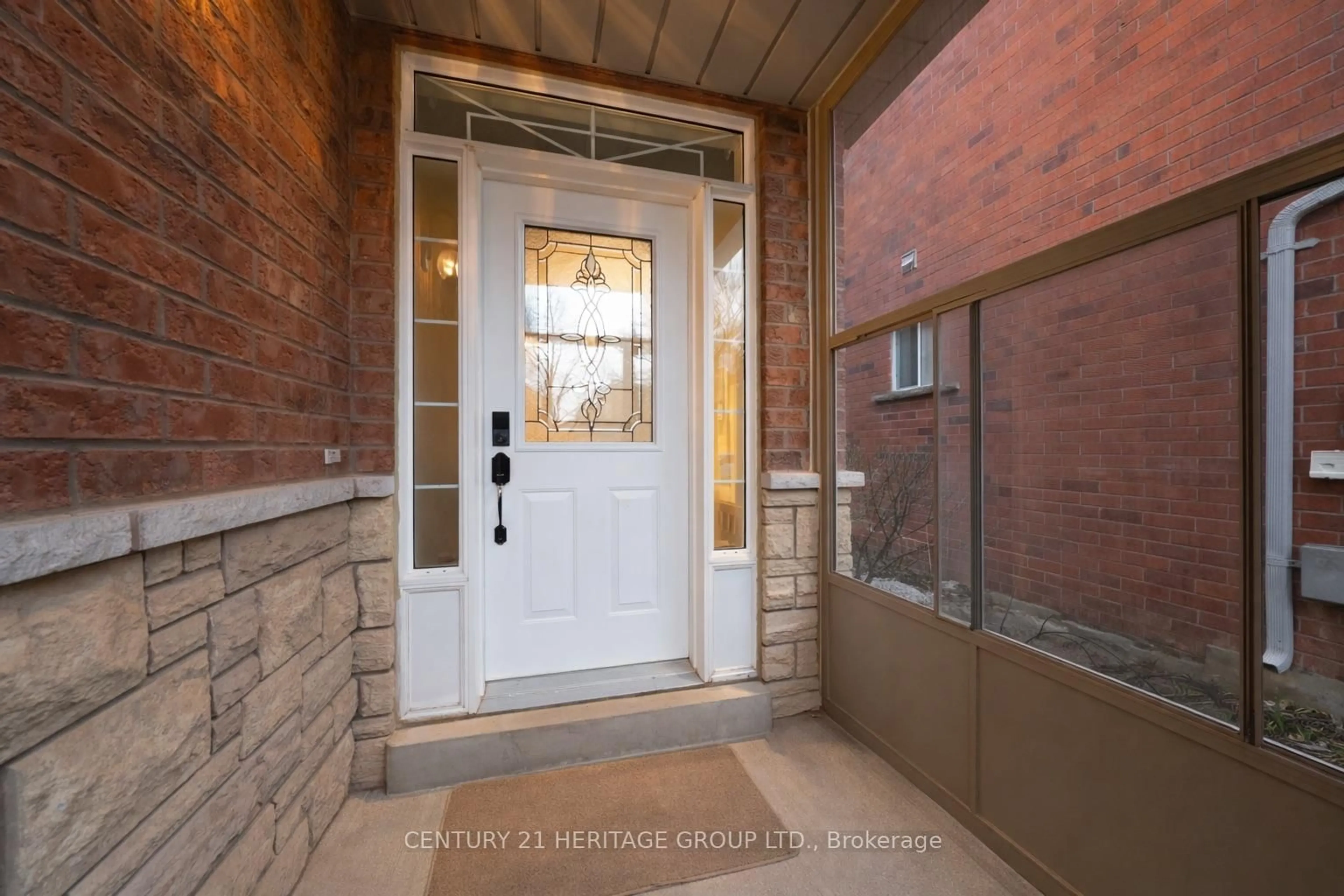 Indoor entryway for 489 Menczel Cres, Newmarket Ontario L3X 2P6