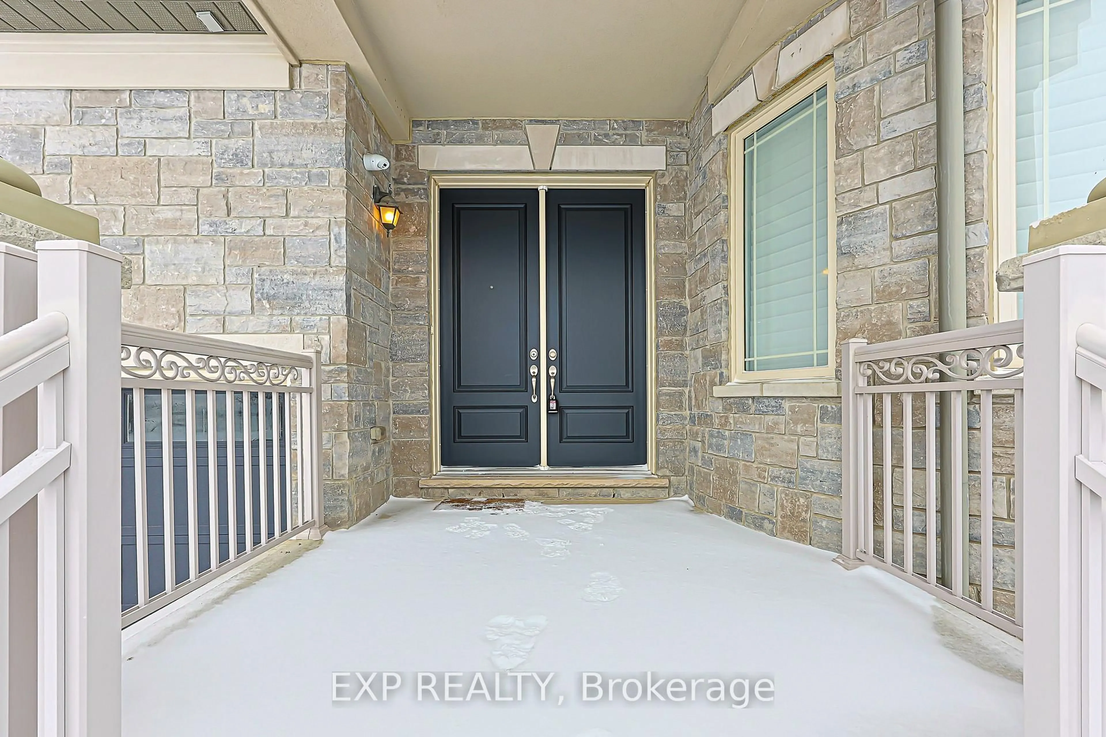 Indoor entryway for 95 Chesney Cres, Vaughan Ontario L4H 4A5