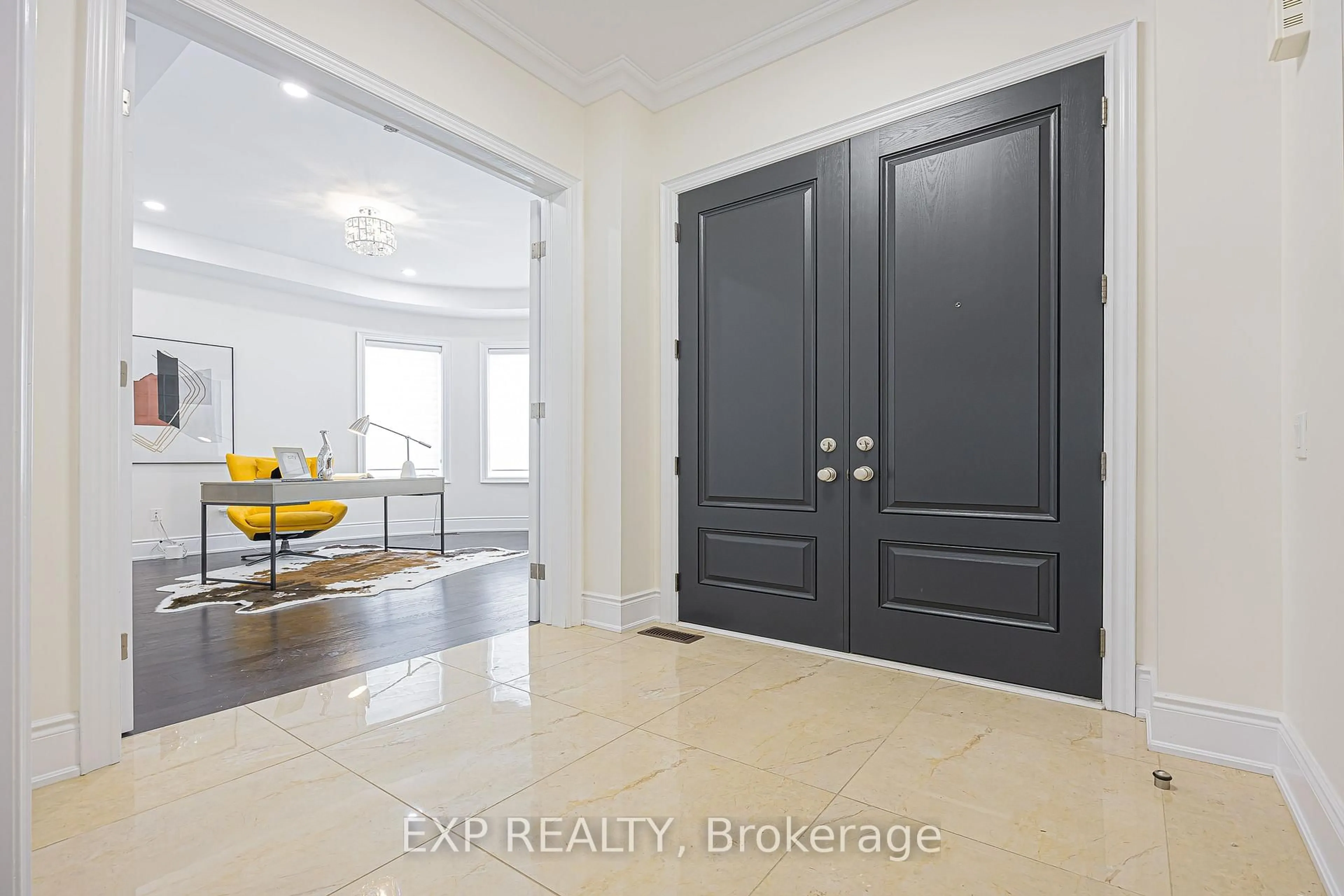 Indoor entryway for 95 Chesney Cres, Vaughan Ontario L4H 4A5