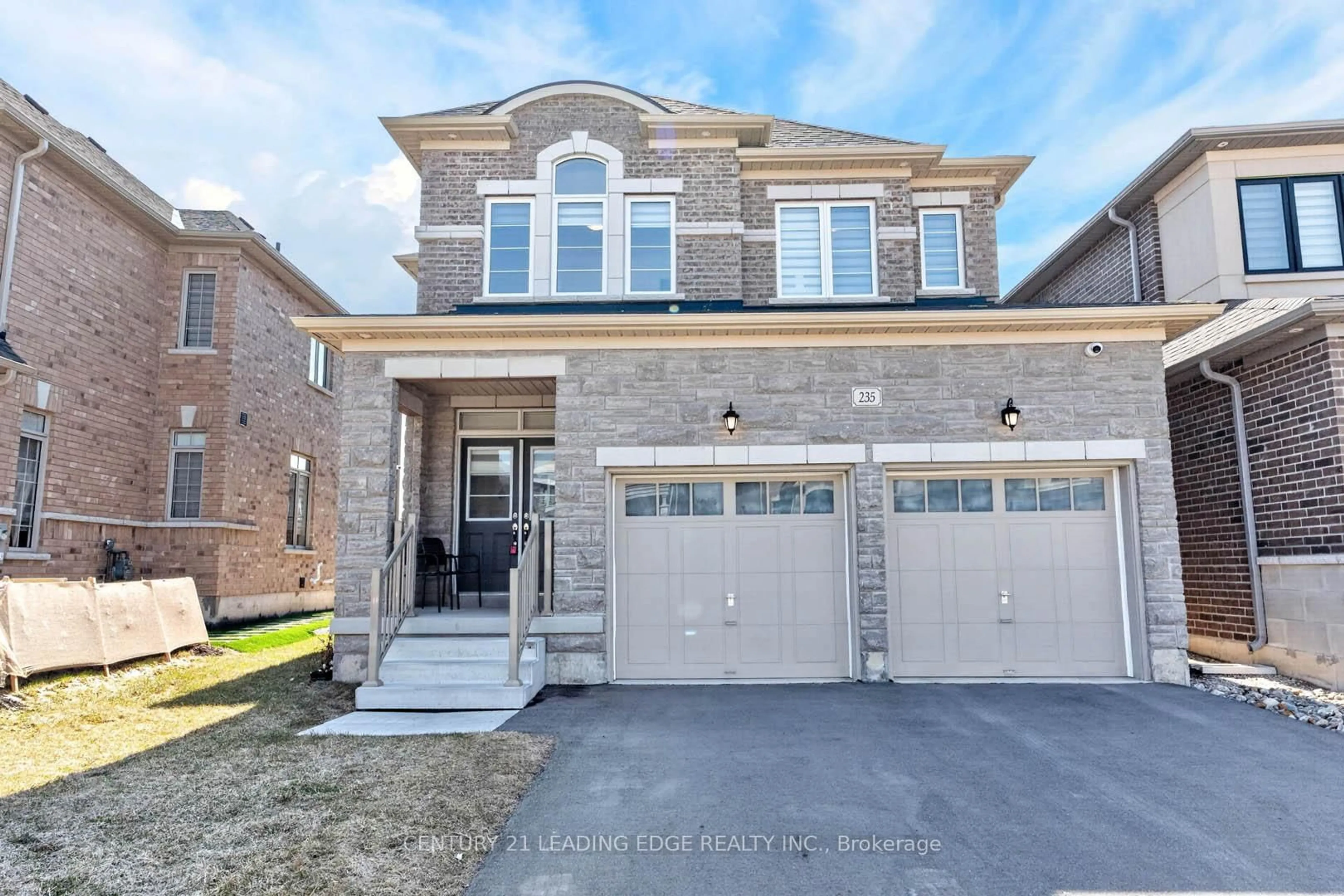 Home with brick exterior material, street for 235 Ferragine Cres, Bradford West Gwillimbury Ontario L3Z 4K1