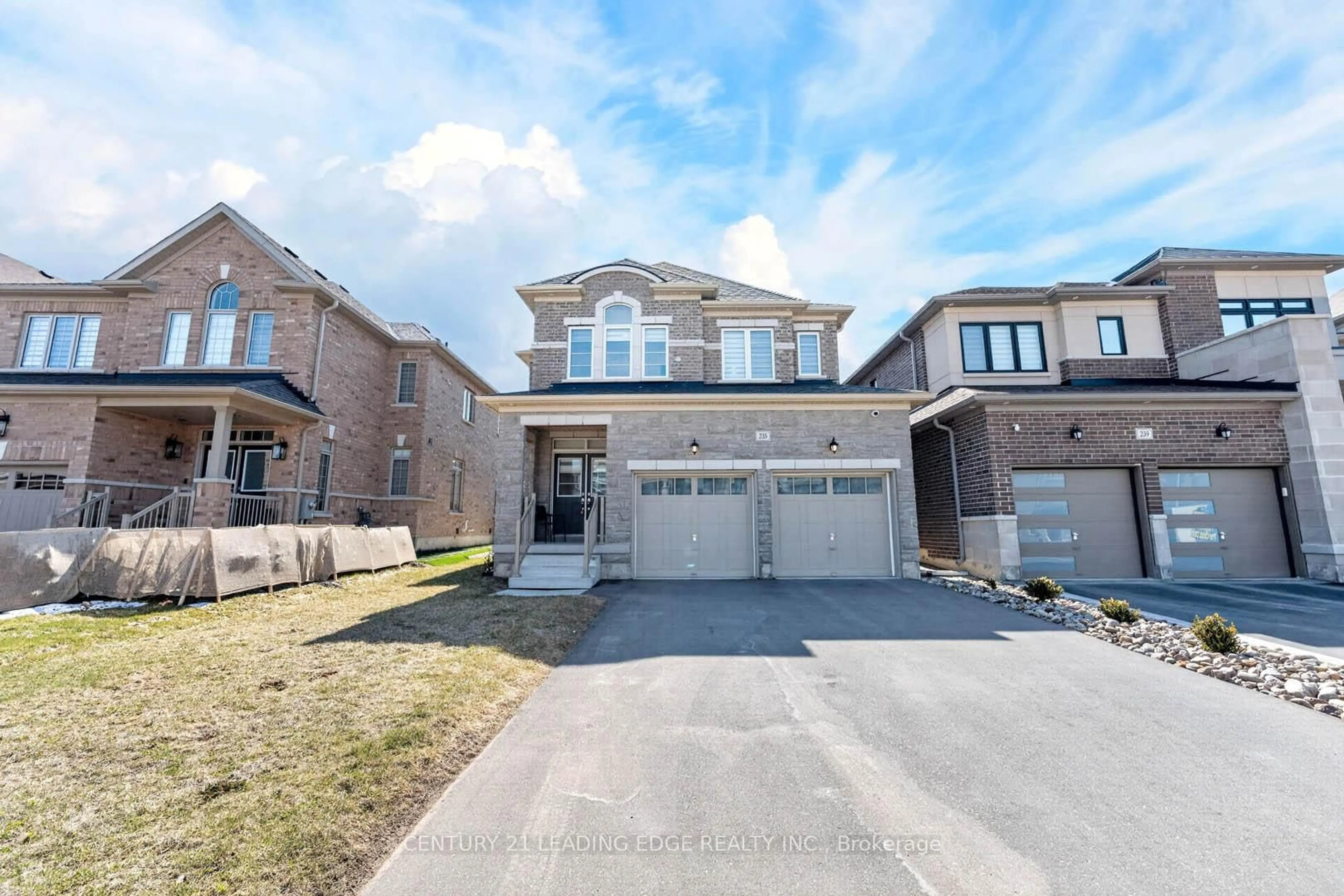 Home with brick exterior material, street for 235 Ferragine Cres, Bradford West Gwillimbury Ontario L3Z 4K1