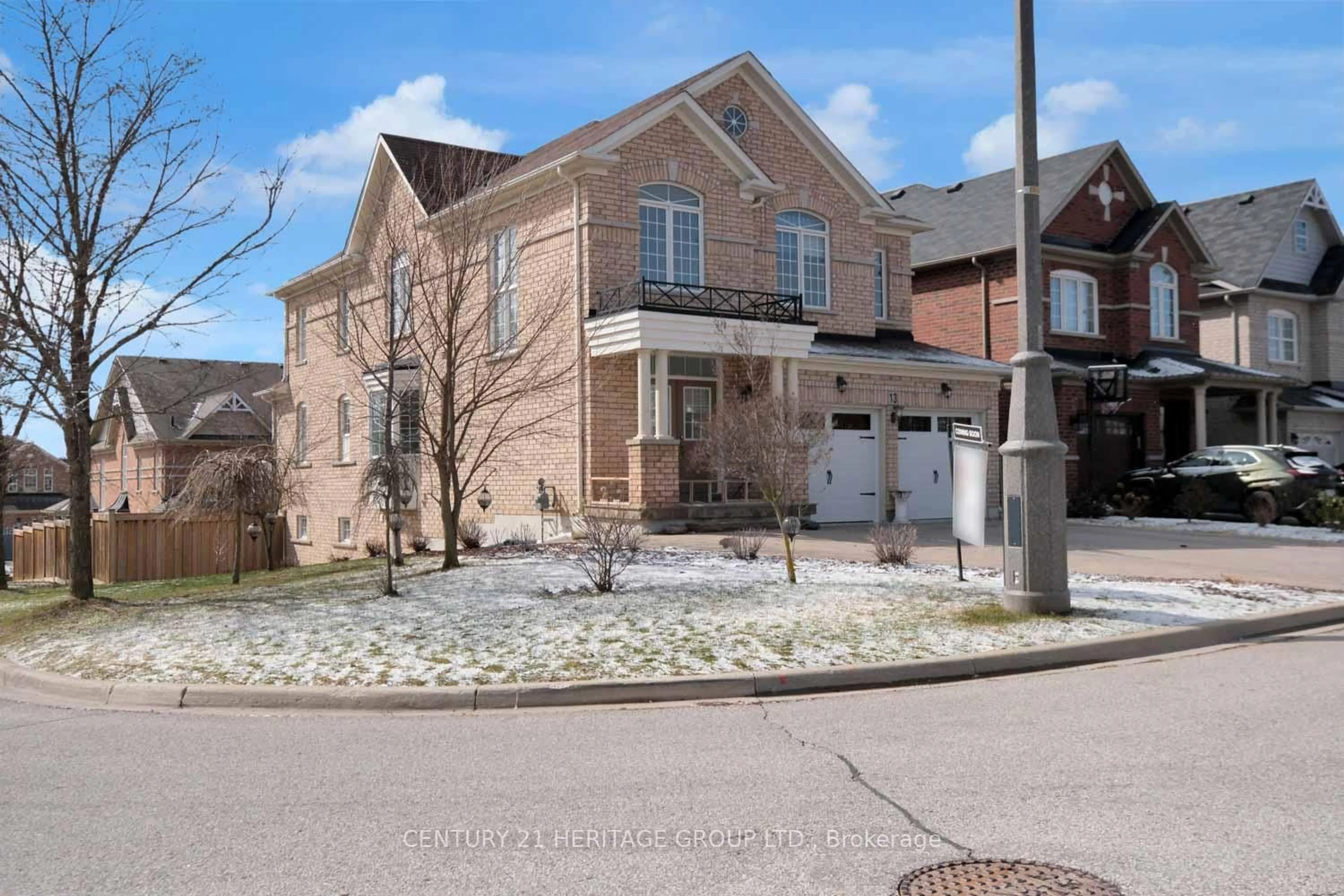Home with brick exterior material, street for 13 Herefordshire Cres, Newmarket Ontario L9N 0B7