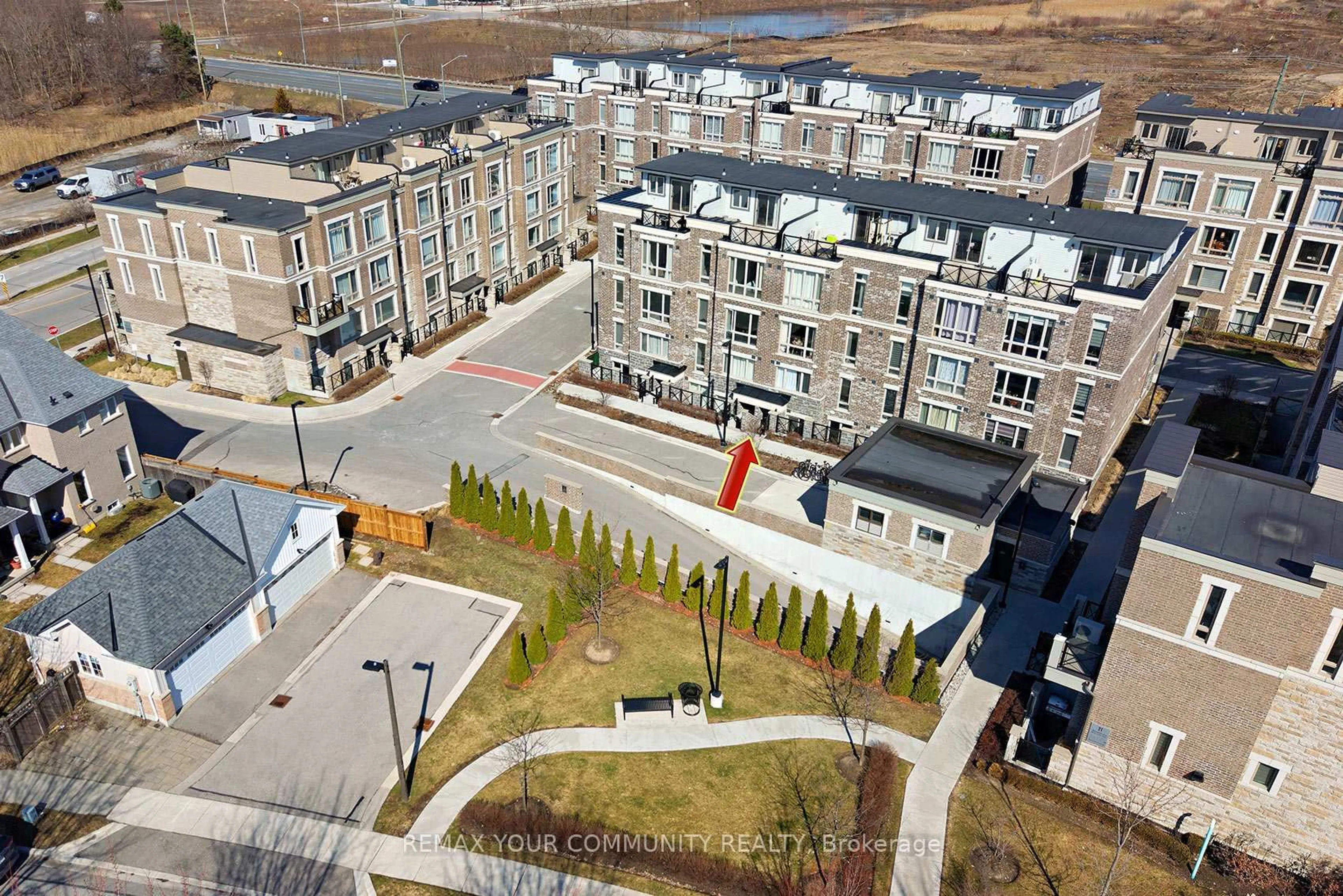 A pic from outside/outdoor area/front of a property/back of a property/a pic from drone, unknown for 15 Westmeath Lane #2909, Markham Ontario L6B 1N5