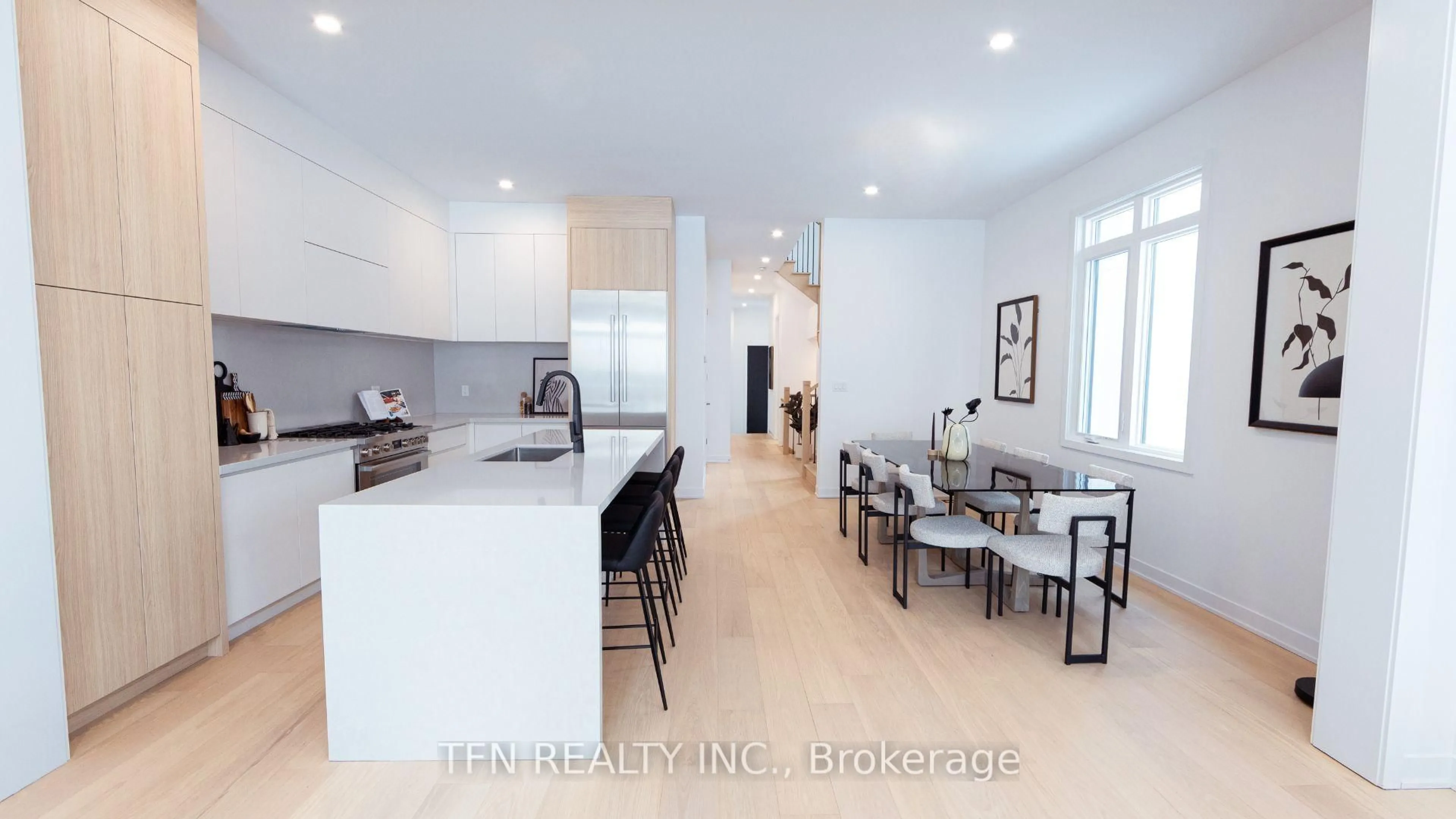 Open concept kitchen, unknown for 12 Imogene Crt, Richmond Hill Ontario L4C 6J7