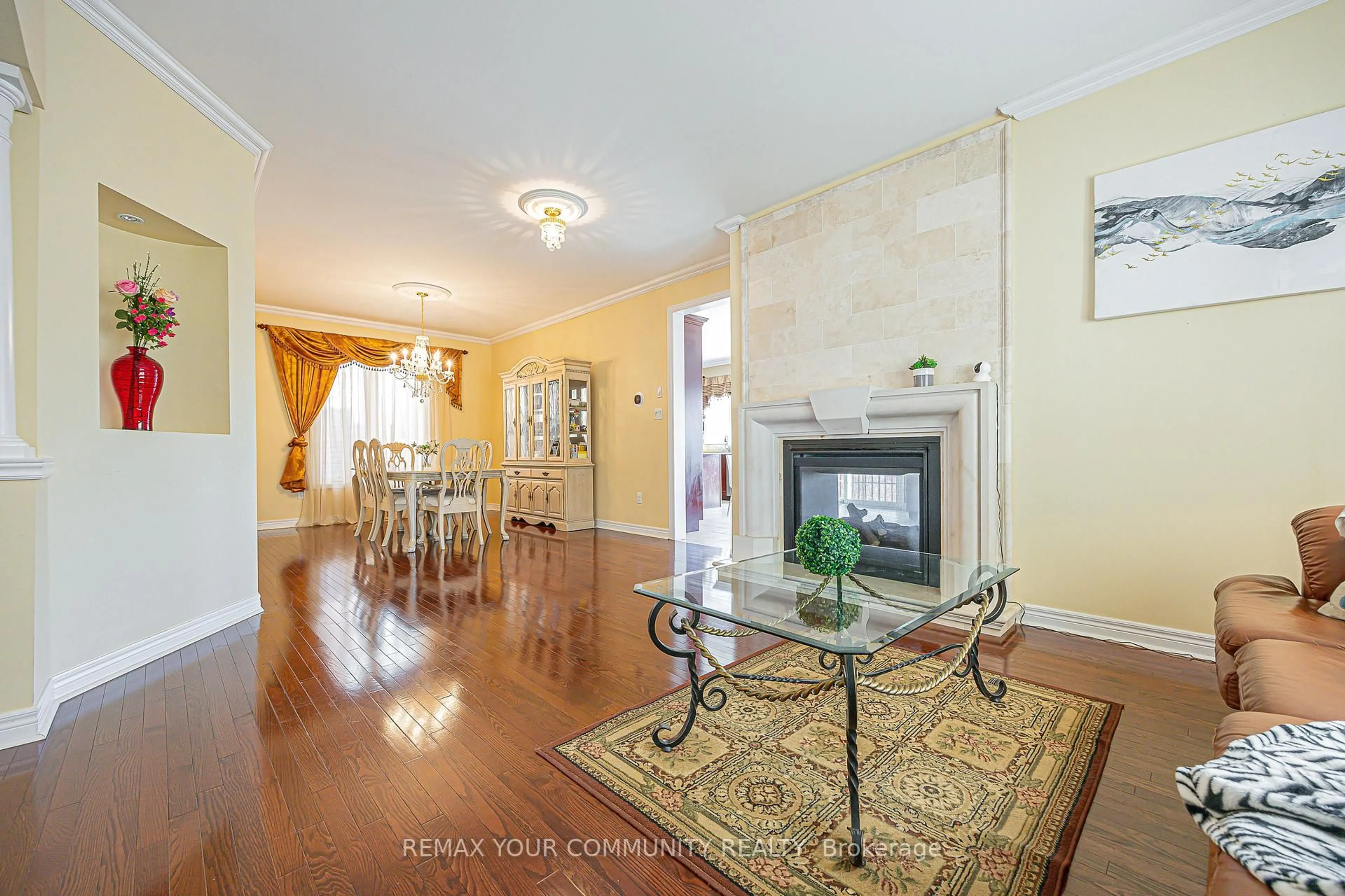 Dining room, unknown for 193 Maurier Blvd, Vaughan Ontario L6A 0V2