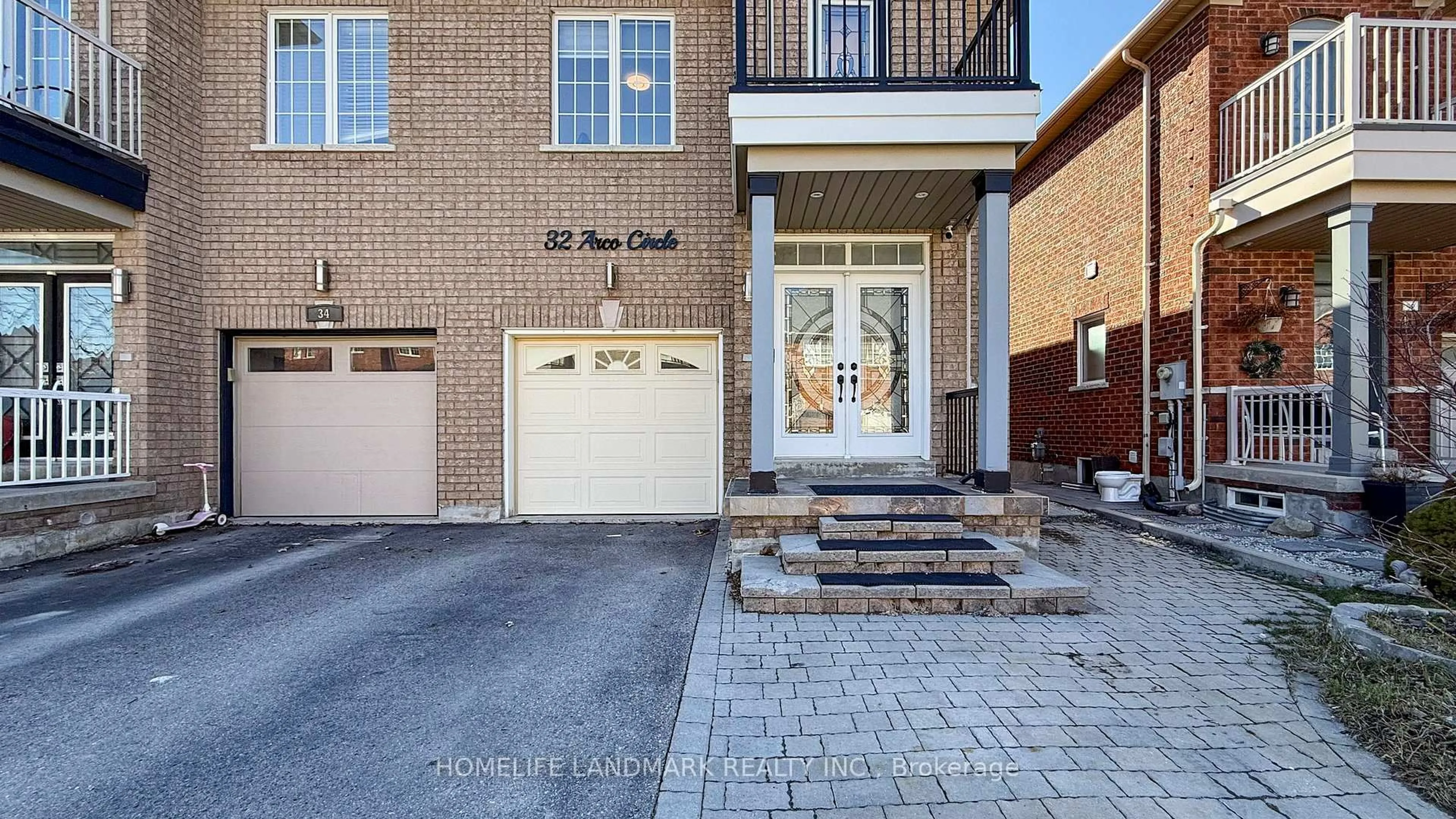 Home with brick exterior material, street for 32 Arco Circ, Vaughan Ontario L6A 3Z7