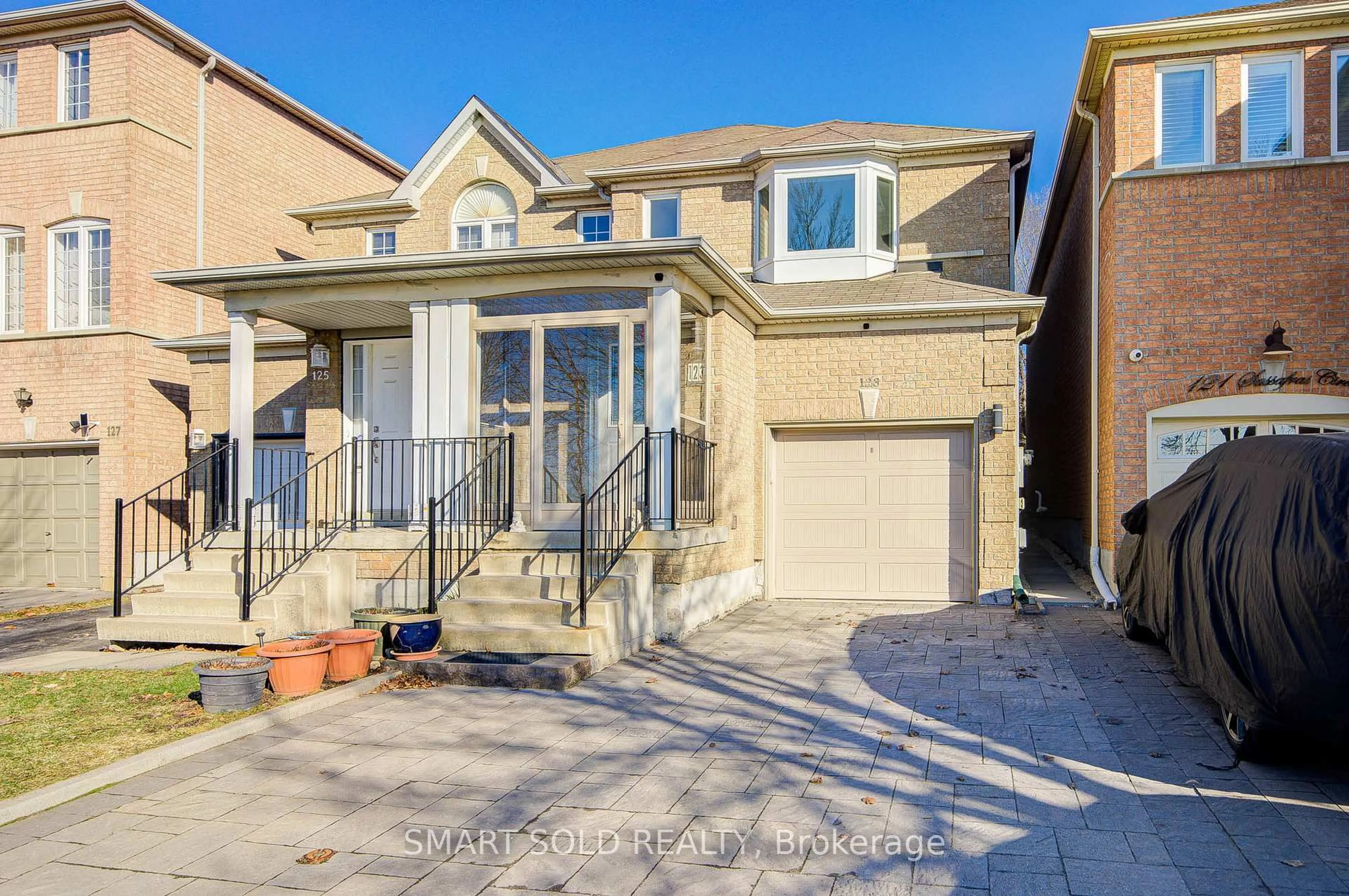 Home with brick exterior material, street for 123 Sassafras Circ, Vaughan Ontario L4J 8M9